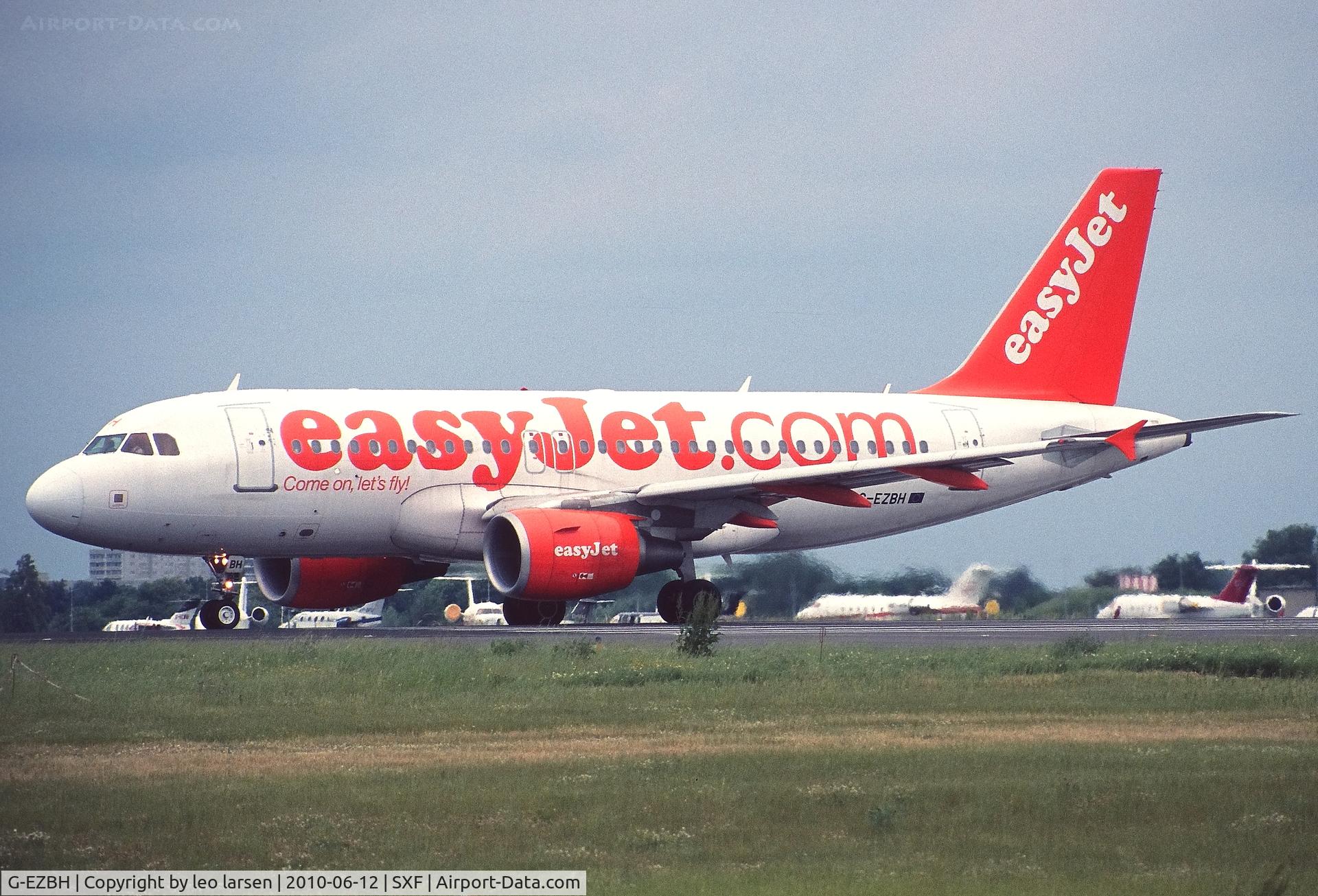 G-EZBH, 2006 Airbus A319-111 C/N 2959, Berlæin SXF 12.6.2010