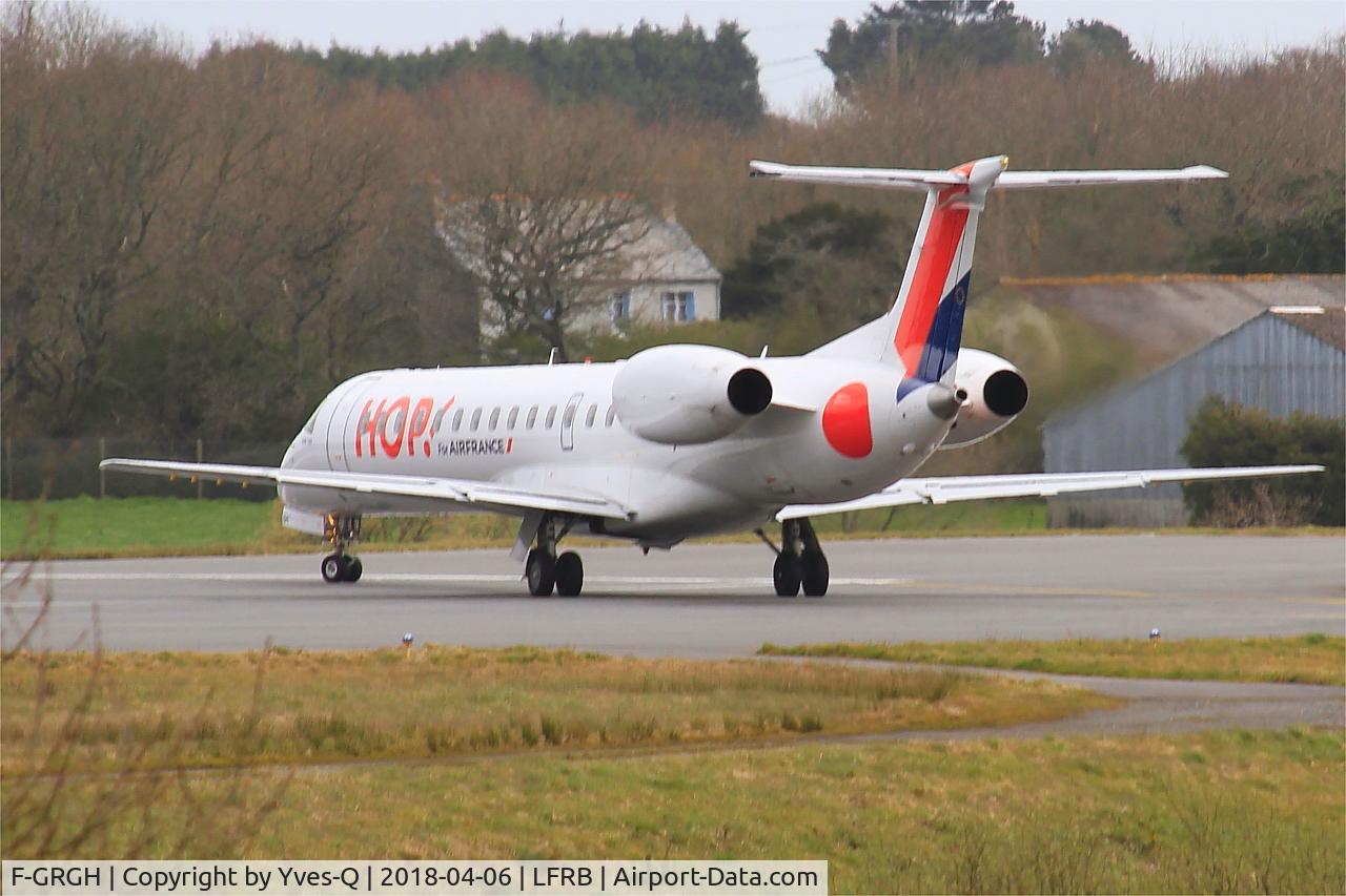 F-GRGH, 1999 Embraer EMB-145EU (ERJ-145EU) C/N 145120, Embraer EMB-145EU, Lining up rwy 25L, Brest-Bretagne airport (LFRB-BES)