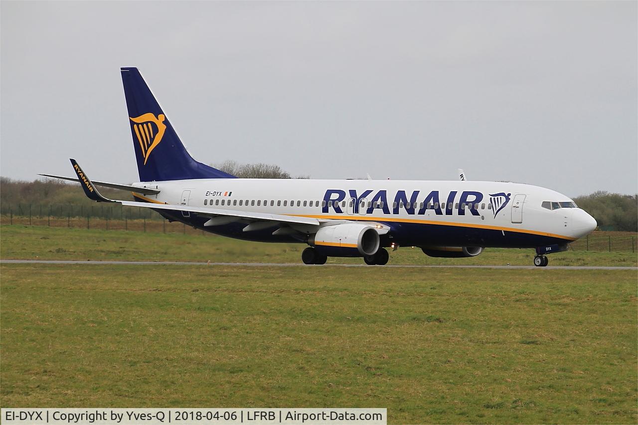 EI-DYX, 2008 Boeing 737-8AS C/N 37517, Boeing 737-8AS, Taxiing rwy 25L, Brest-Bretagne airport (LFRB-BES)