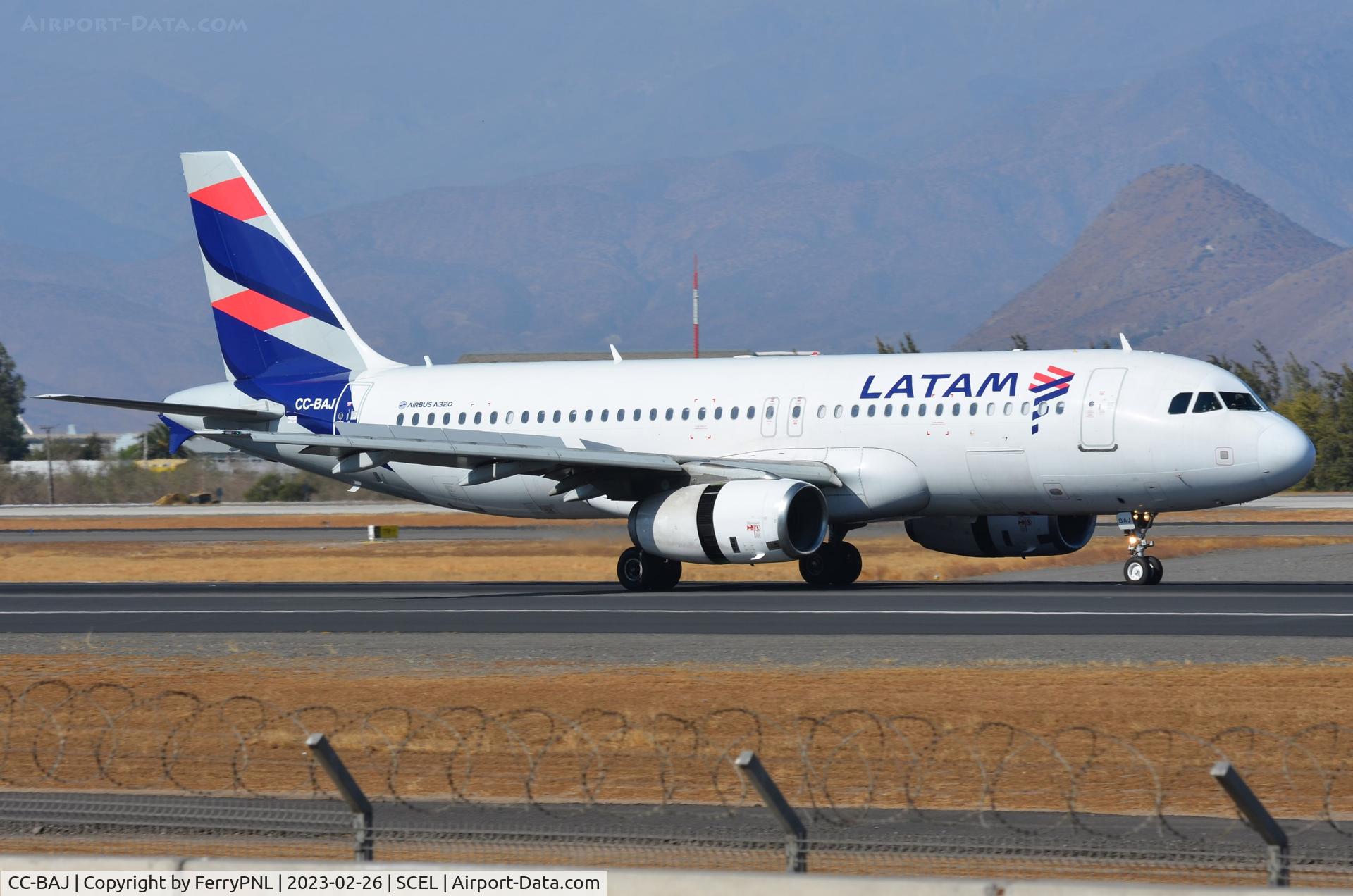 CC-BAJ, 2010 Airbus A320-233 C/N 4576, Latam A320 landing in SCL