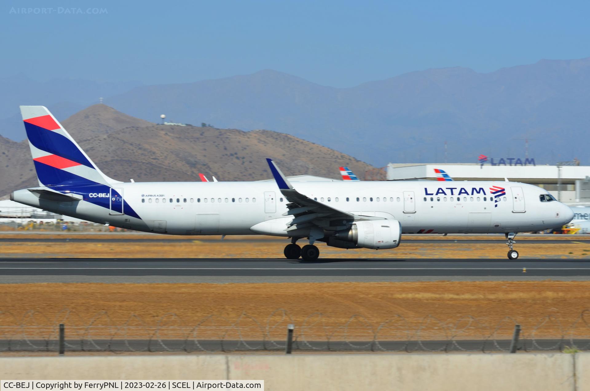 CC-BEJ, 2016 Airbus A321-211 C/N 7036, Latam A321 departing
