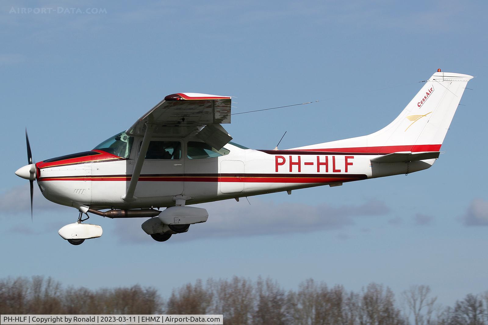 PH-HLF, Cessna 182P Skylane C/N 18264085, at ehmz