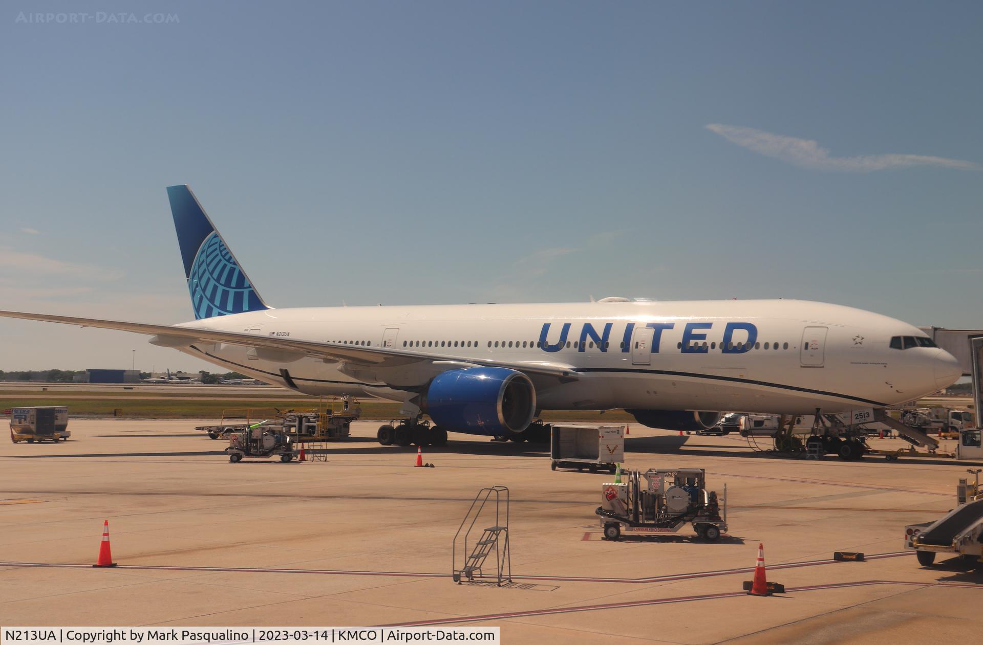 N213UA, 2000 Boeing 777-222 C/N 30219, Boeing 777-222