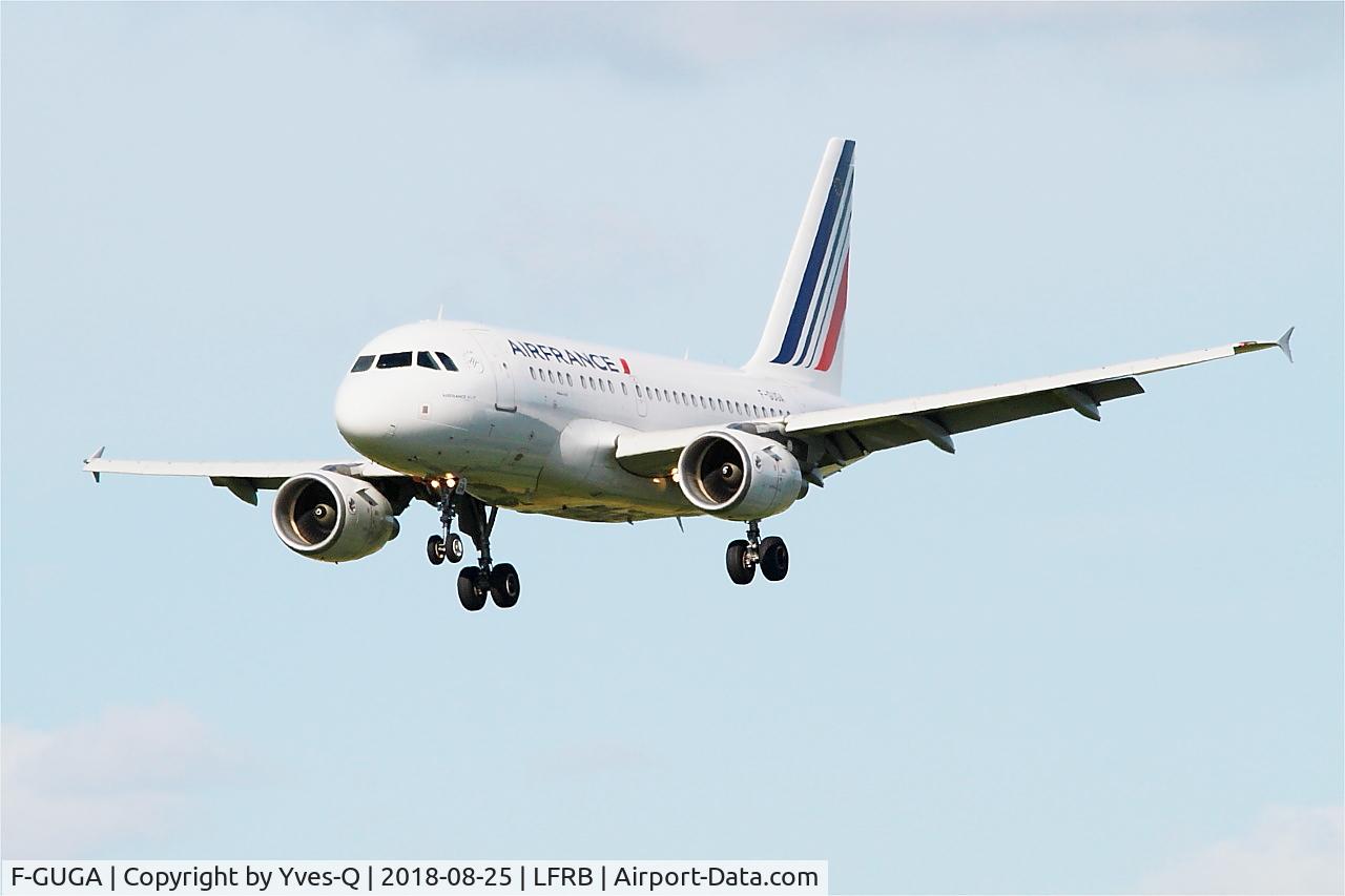 F-GUGA, 2002 Airbus A318-111 C/N 2035, Airbus A318-111, Short approach rwy 25L, Brest-Bretagne airport (LFRB-BES)