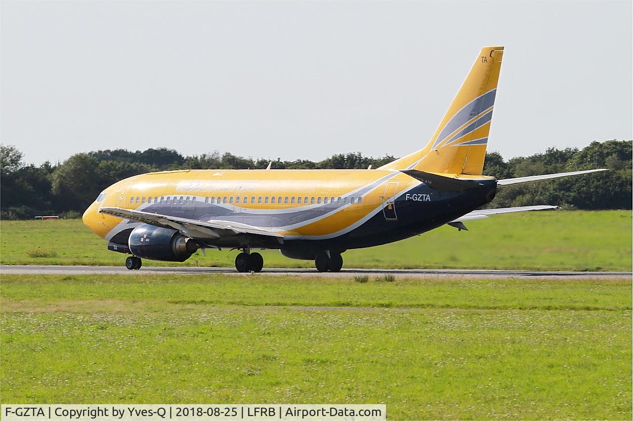 F-GZTA, 1998 Boeing 737-33V(QC) C/N 29333/3084, Boeing 737-33VQC, Take off run rwy 25L, Brest-Bretagne airport (LFRB-BES)