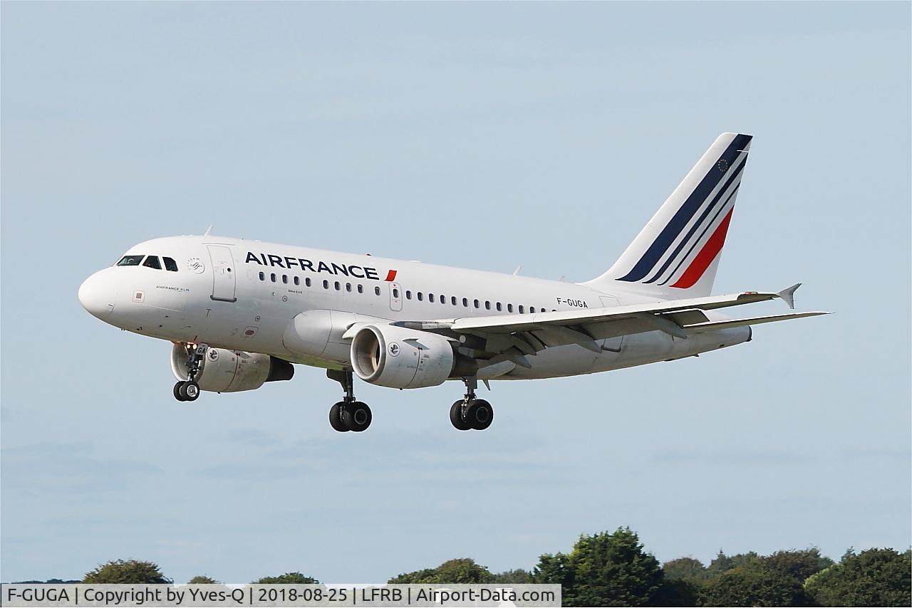 F-GUGA, 2002 Airbus A318-111 C/N 2035, Airbus A318-111, On final rwy 25L, Brest-Bretagne airport (LFRB-BES)