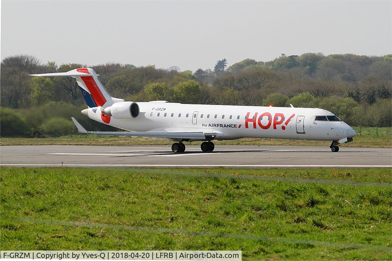 F-GRZM, Canadair CRJ-700 (CL-600-2C10) Regional Jet C/N 10263, Canadair Regional Jet CRJ-700, Ready to take off rwy 07R, Brest-Guipavas Airport (LFRB-BES)