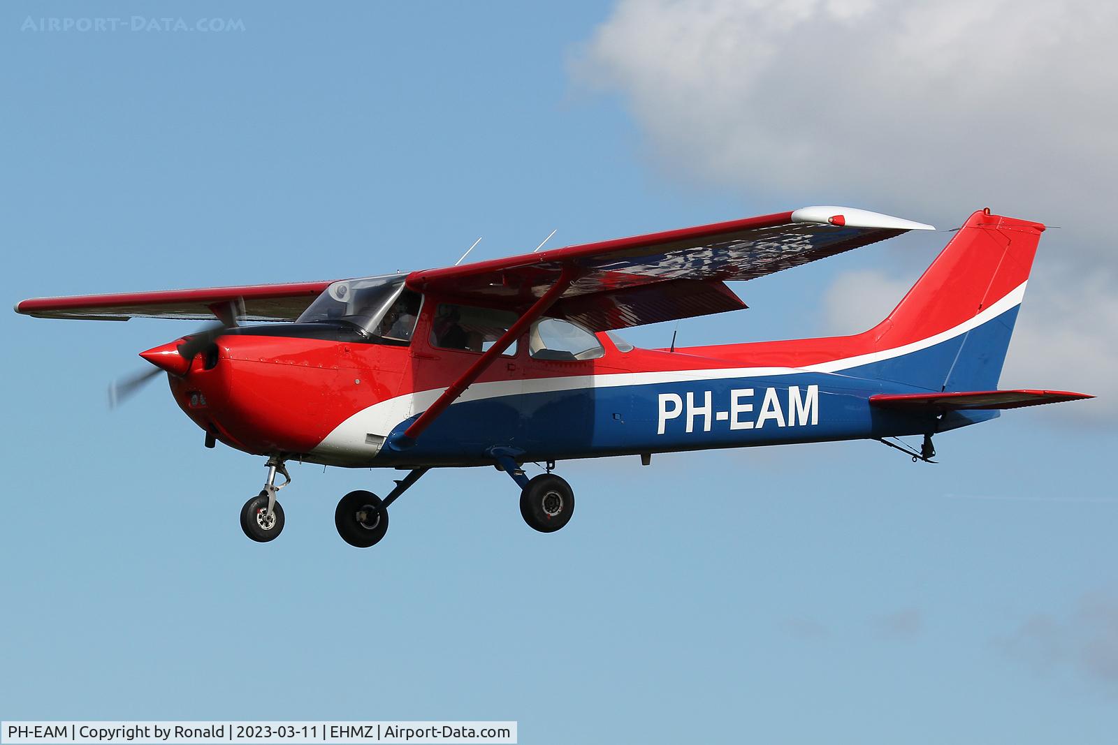 PH-EAM, 1977 Reims F172N Skyhawk C/N 1602, at ehmz
