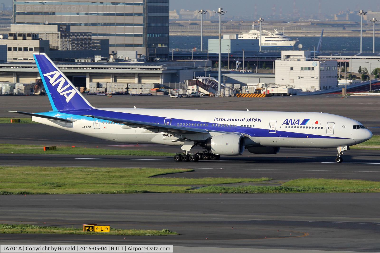 JA701A, 1997 Boeing 777-281 C/N 27938, at hnd