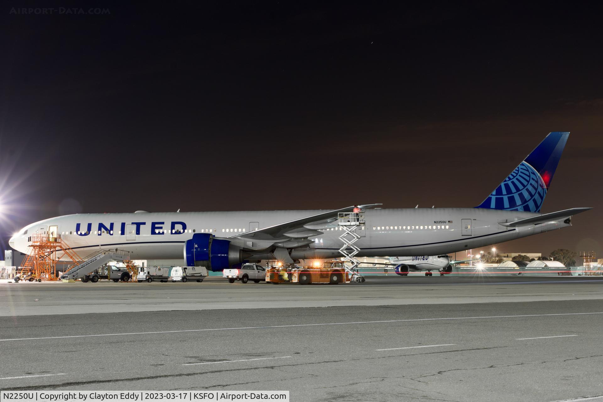 N2250U, 2019 Boeing 777-300/ER C/N 66590, Light change. SFO 2023.