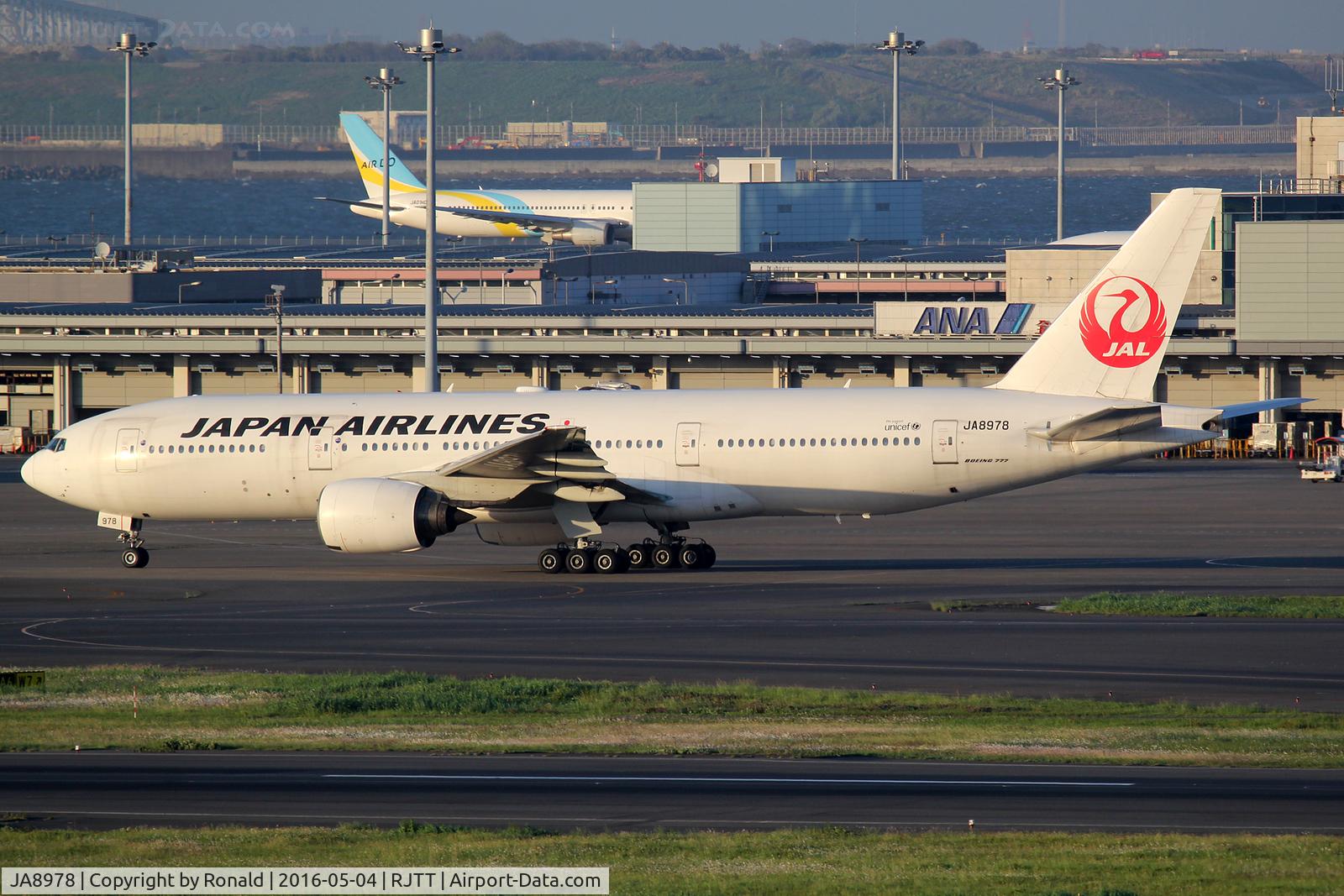 JA8978, 1997 Boeing 777-289 C/N 27637, at hnd