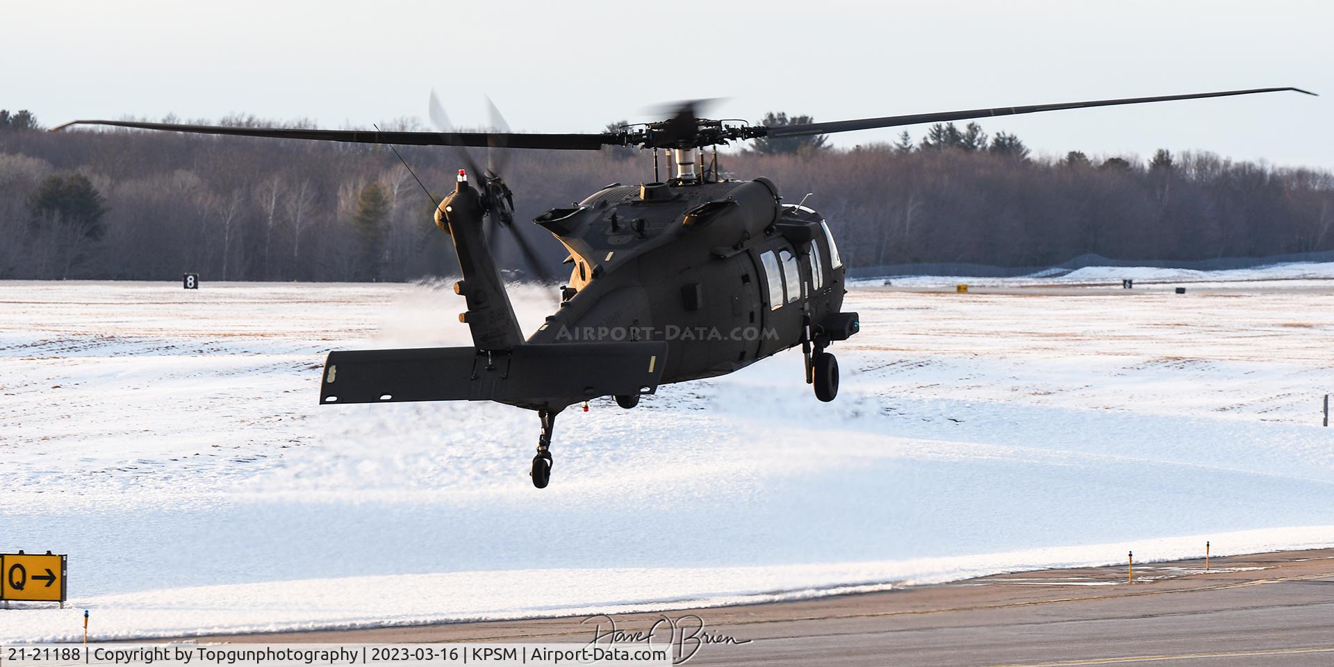 21-21188, 2022 Sikorsky UH-60M Black Hawk C/N 21188, GUARD21188 in for fuel