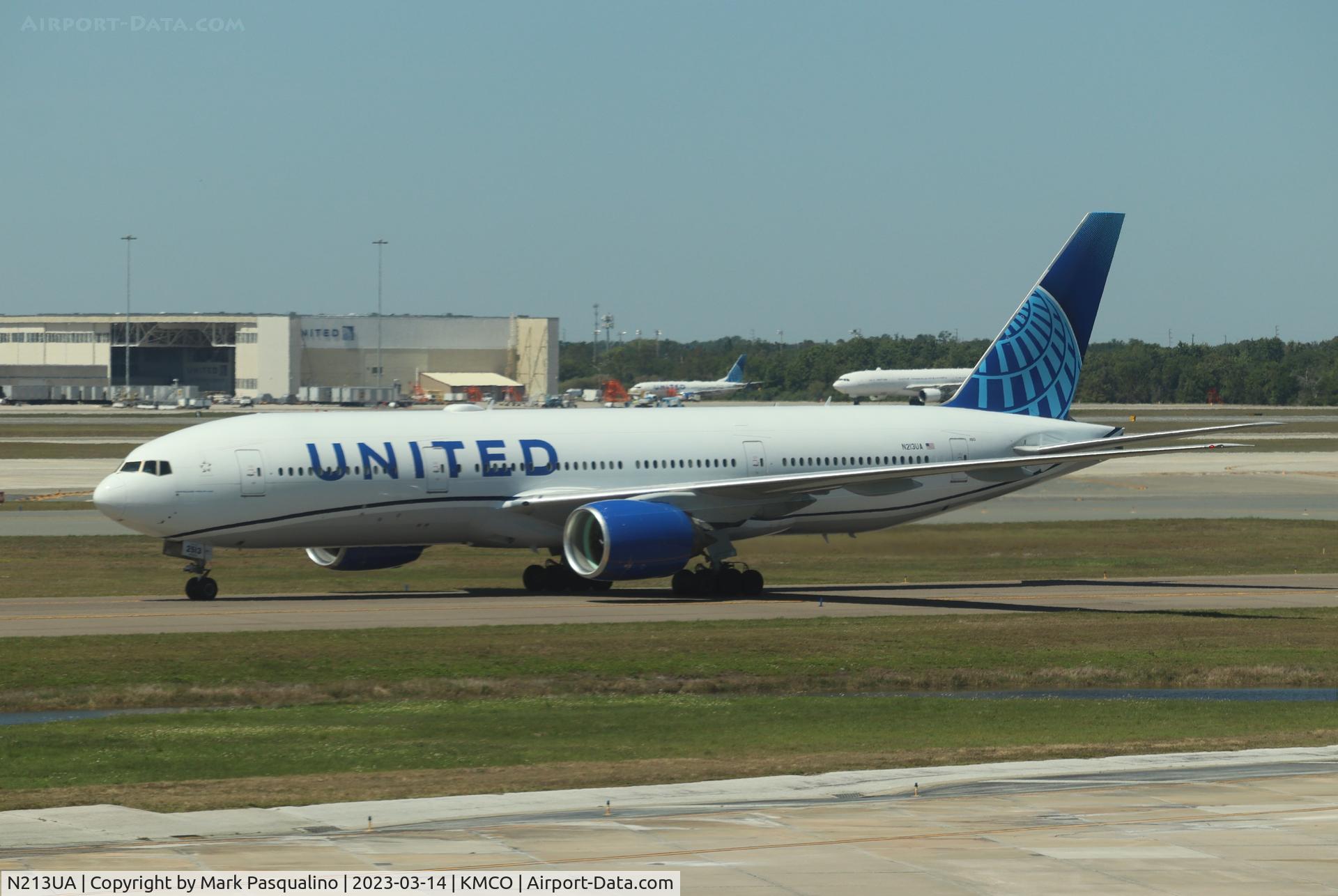 N213UA, 2000 Boeing 777-222 C/N 30219, Boeing 777-222