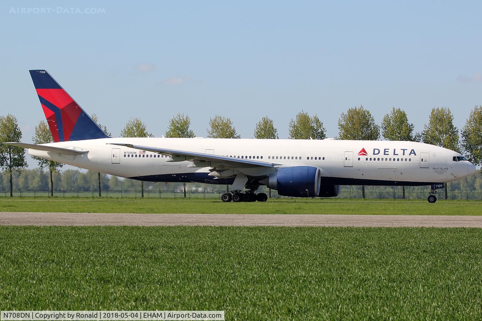 N708DN, 2009 Boeing 777-232/LR C/N 39254, at spl
