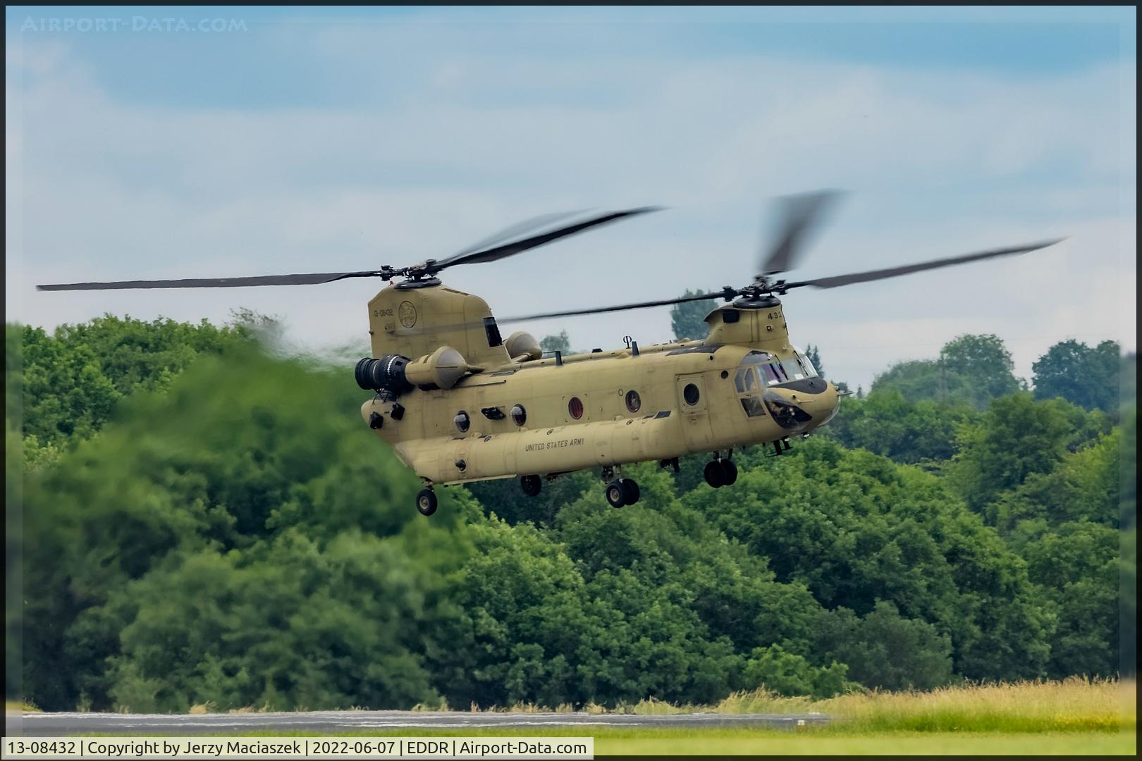 13-08432, Boeing CH-47F Chinook C/N M.8432, Boeing CH-47F Chinook, c/n: M.8432