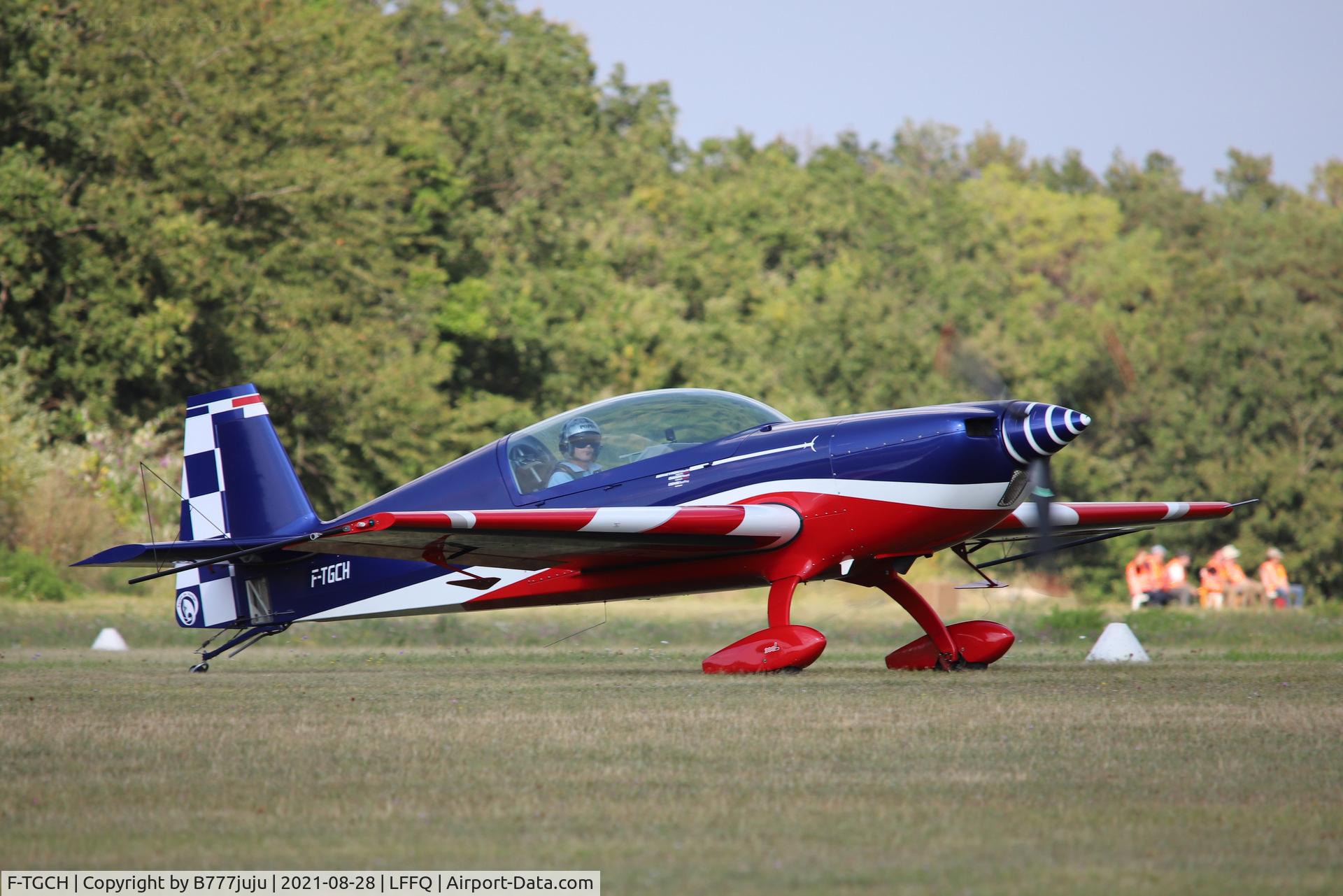 F-TGCH, Extra EA-330LC C/N 03, during Ferté Alais 2021