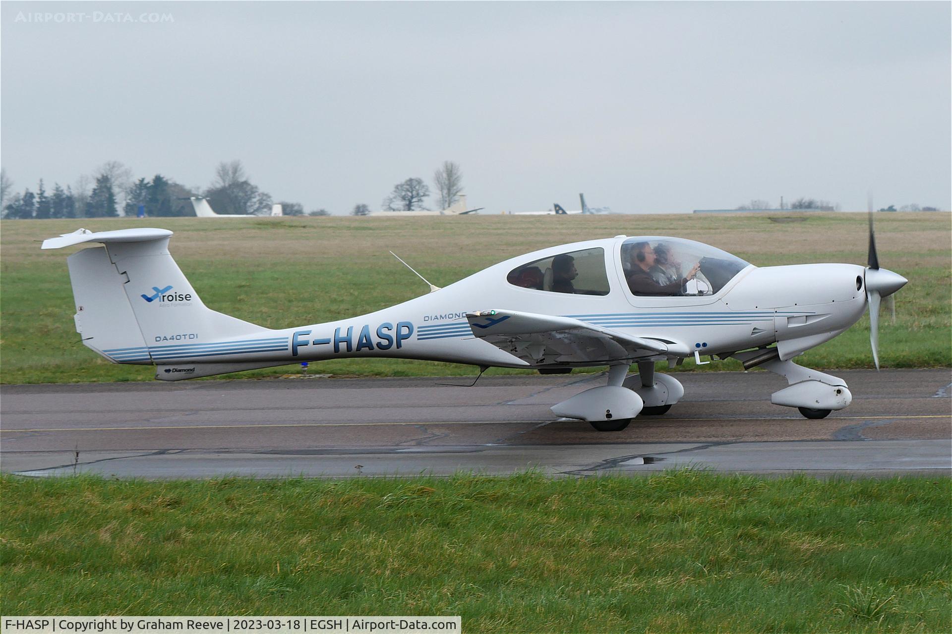 F-HASP, 2007 Diamond DA-40 Diamond Star C/N 40.281, Departing from Norwich.