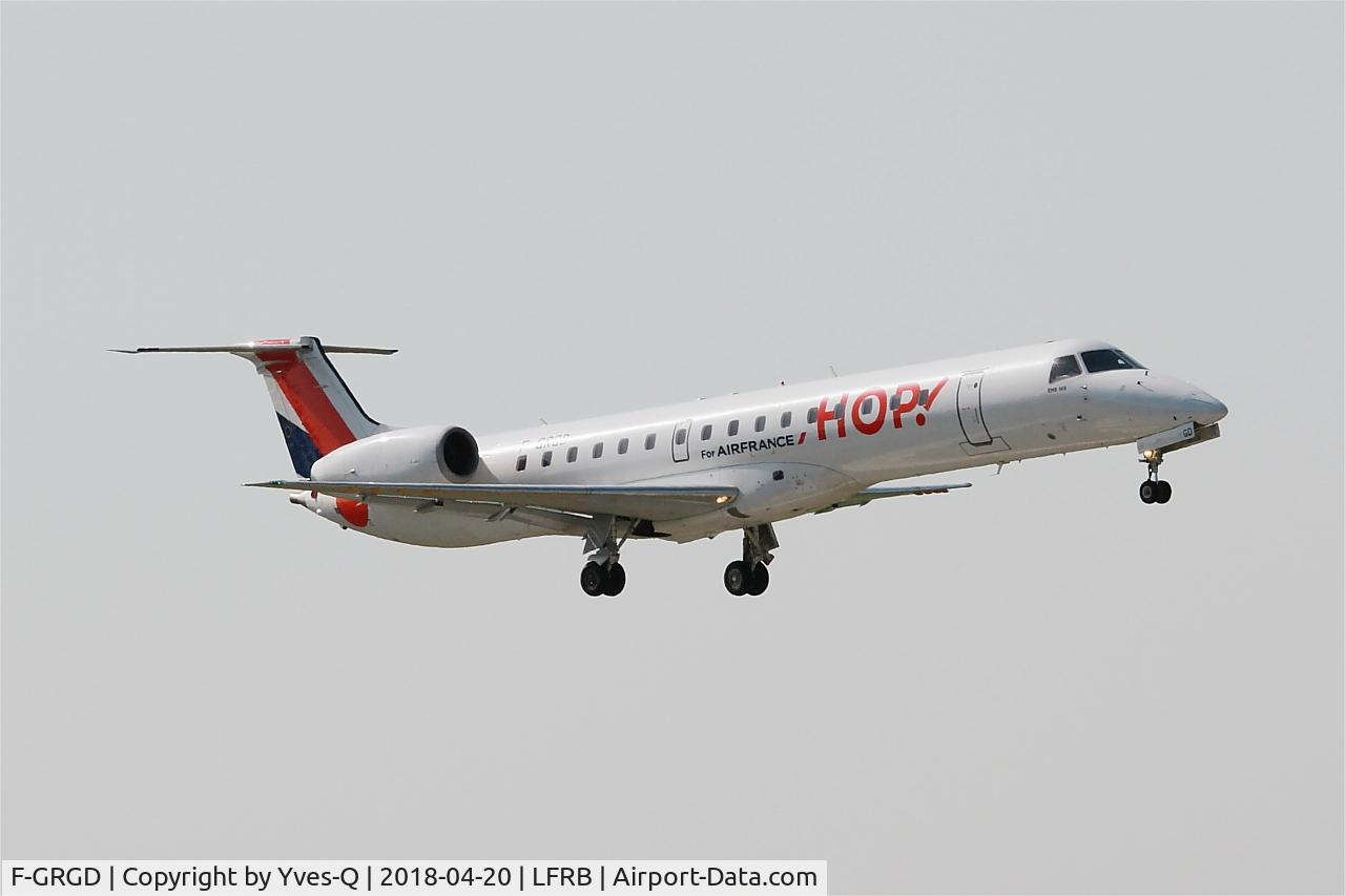 F-GRGD, 1998 Embraer EMB-145EU (ERJ-145EU) C/N 145043, Embraer ERJ-145EU, On final rwy 25L, Brest-Bretagne airport (LFRB-BES)