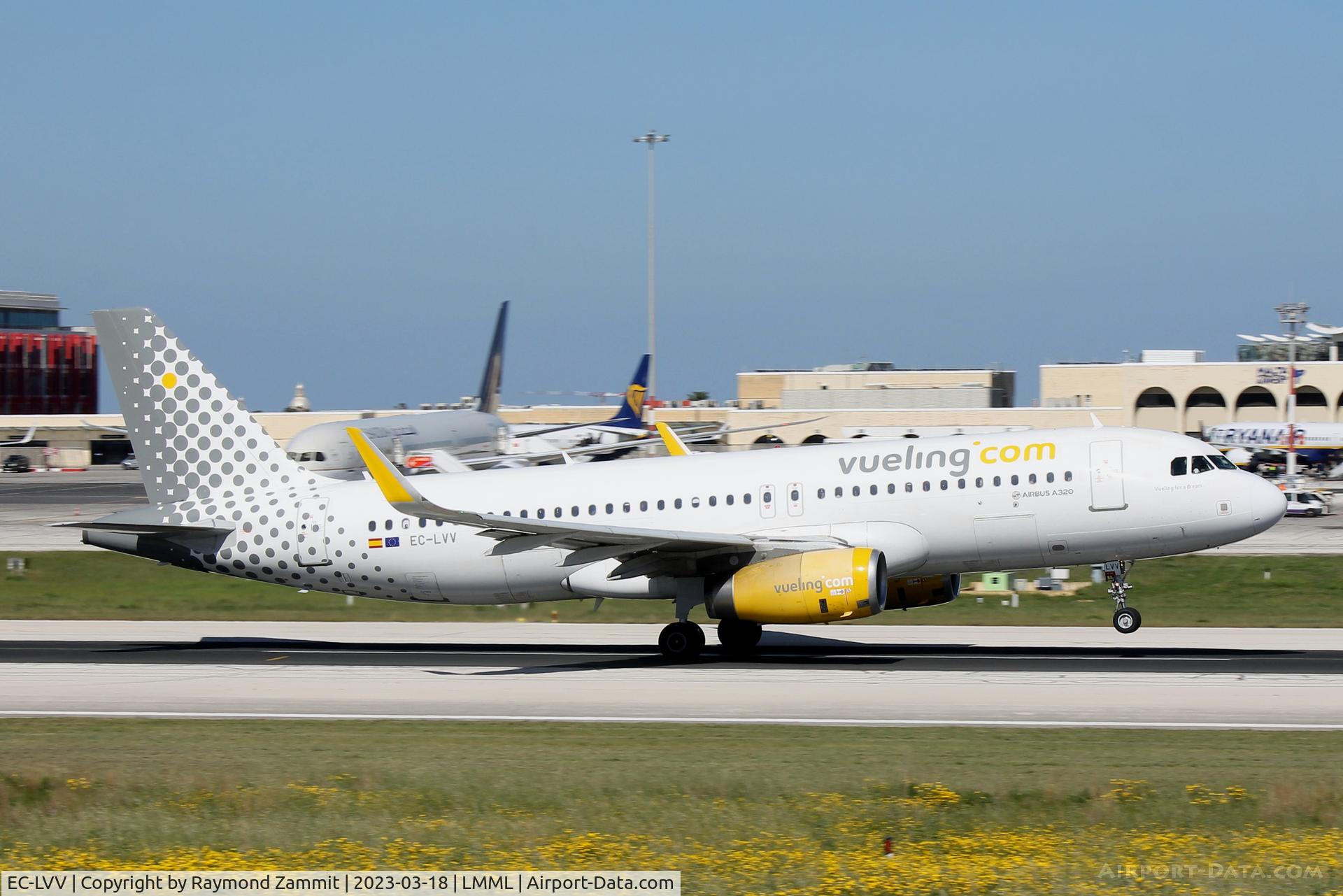 EC-LVV, 2013 Airbus A320-232 C/N 5620, A320 EC-LVV Vueling