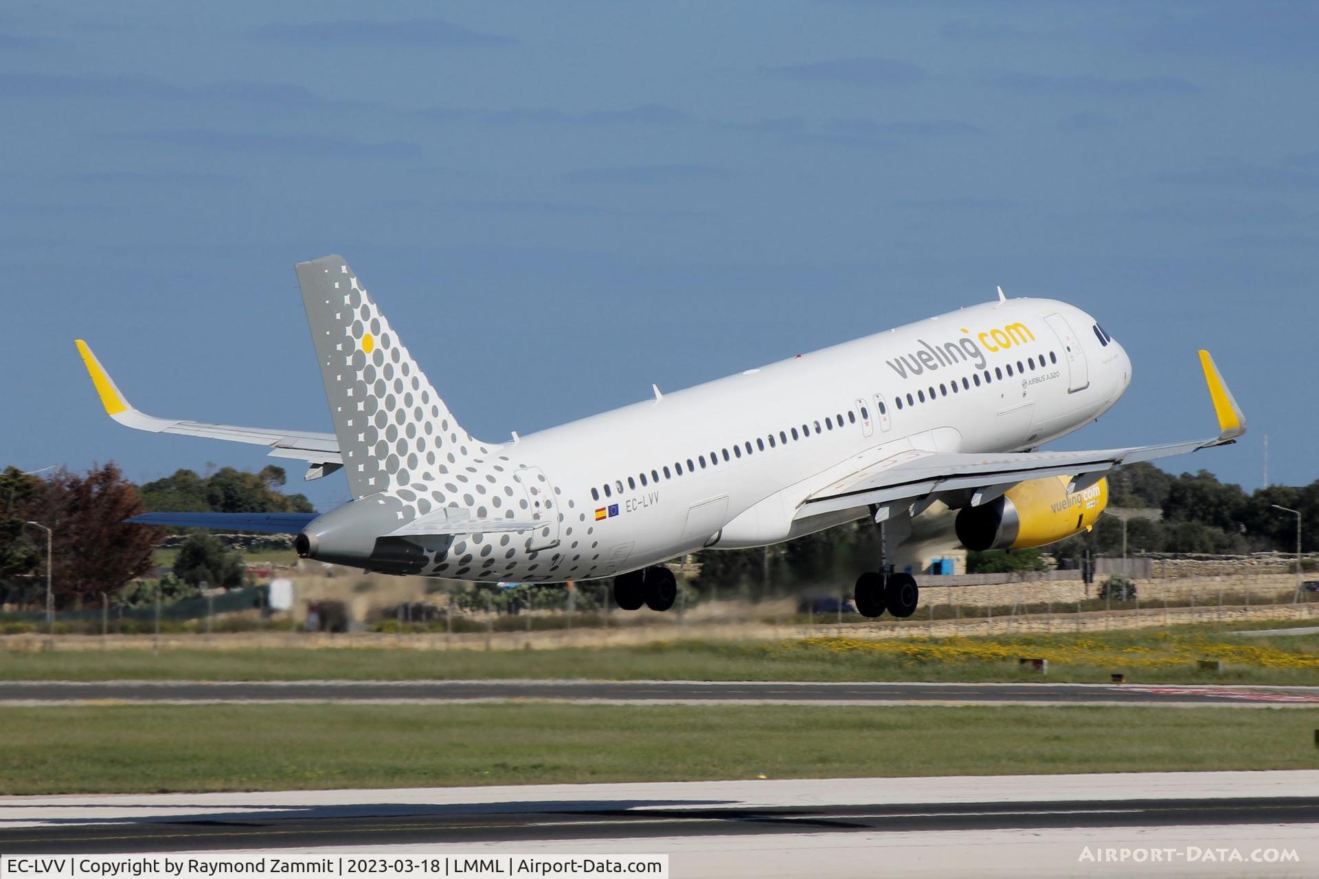 EC-LVV, 2013 Airbus A320-232 C/N 5620, A320 EC-LVV Vueling
