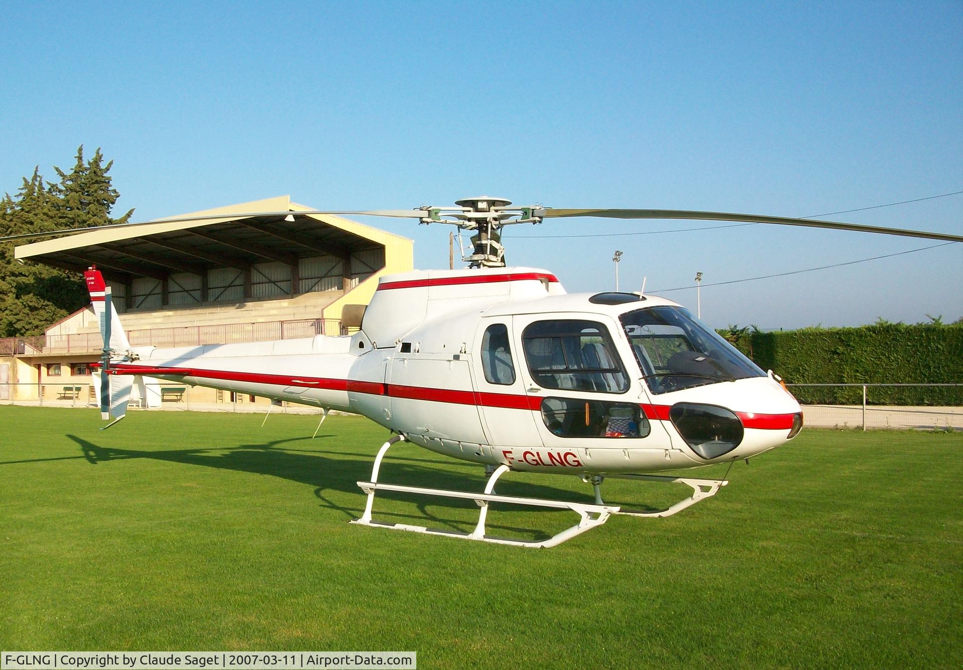 F-GLNG, Aerospatiale AS-350BA Ecureuil C/N 1415, Pic taken at Les Taillades, Provence