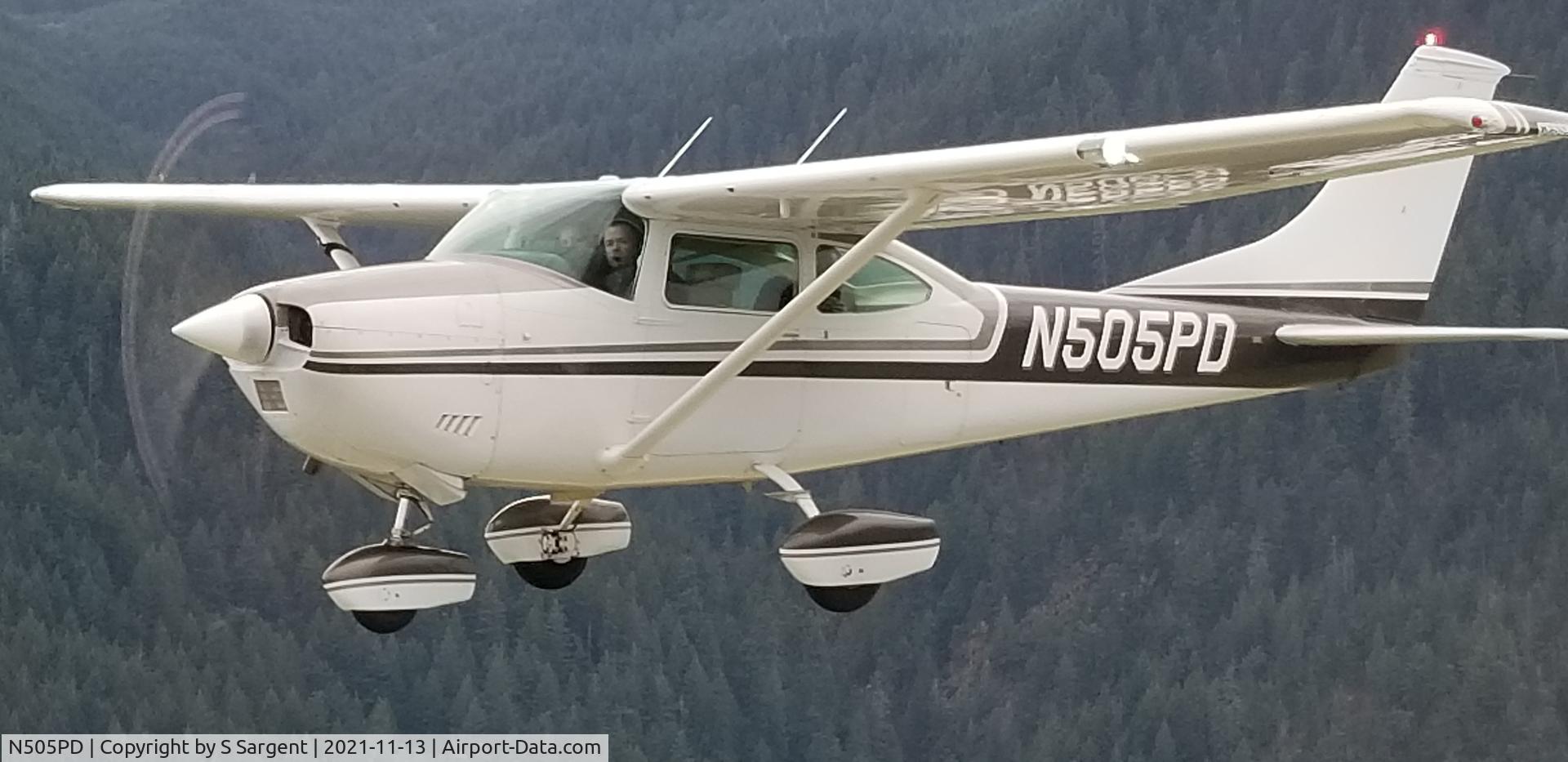 N505PD, 1971 Cessna 182 Skylane C/N 18260611, In flight