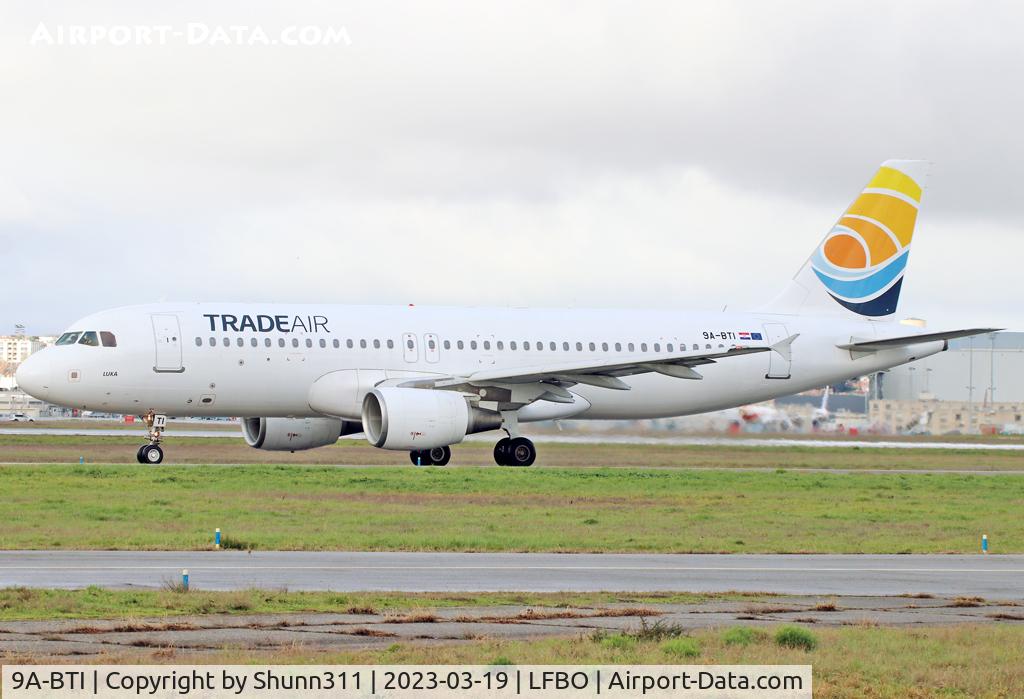 9A-BTI, 2004 Airbus A320-214 C/N 2189, Taxiing holding point rwy 32R for departure...