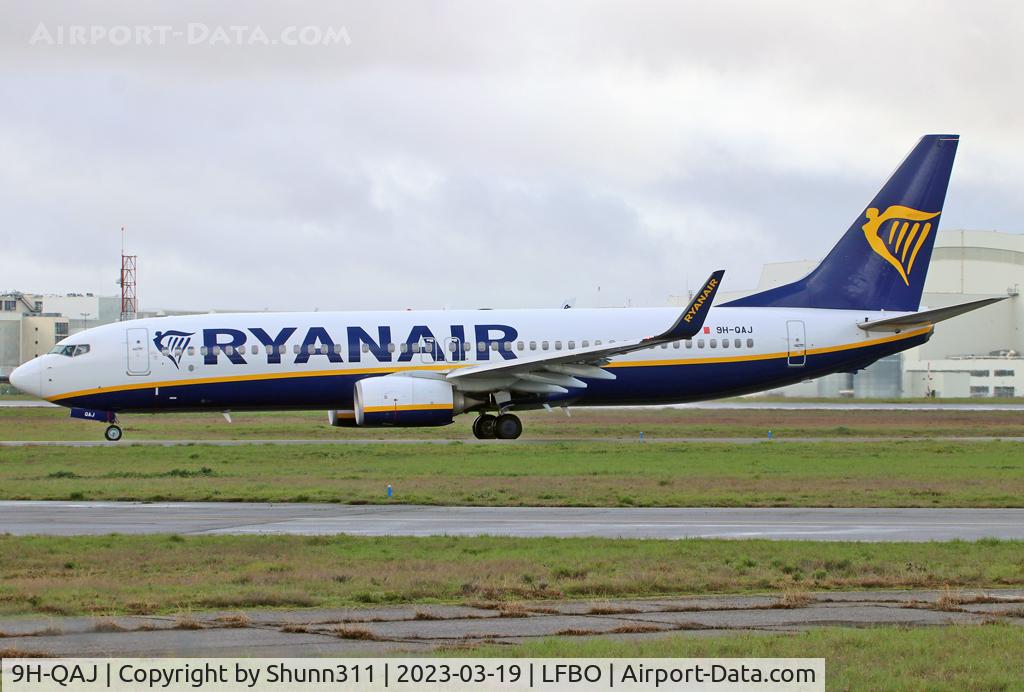 9H-QAJ, 2018 Boeing 737-800 C/N 44817, Taxiing holding point rwy 32R for departure...