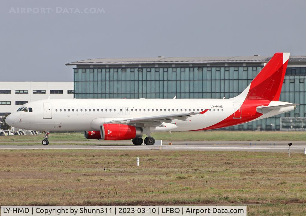 LY-HMD, 2011 Airbus A320-233 C/N 4906, Ready for take off from rwy 32R... Avianca Colombia basic c/s operated by Heston Airlines... Tunisair flight...