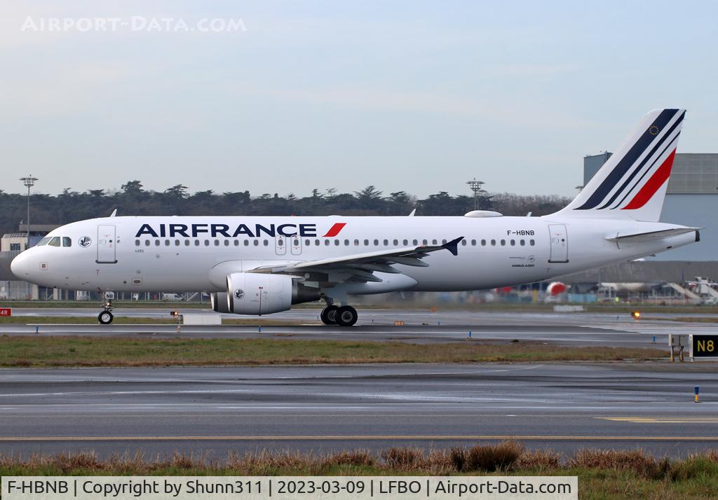 F-HBNB, 2010 Airbus A320-214 C/N 4402, Ready for take off from rwy 14L in new c/s... Named 'Uzès'