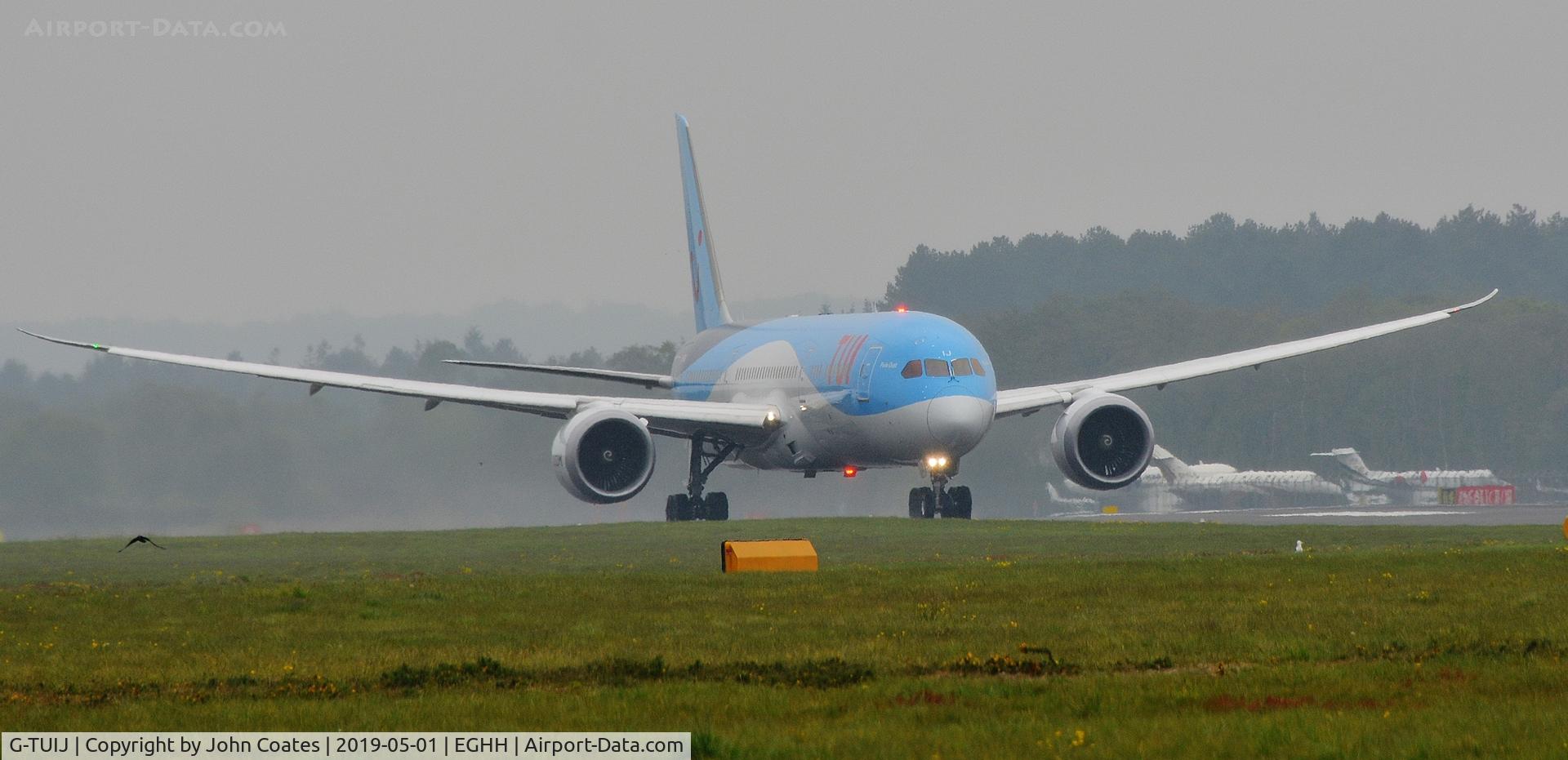 G-TUIJ, 2016 Boeing 787-9K5 Dreamliner C/N 44578, Departing from runway 26