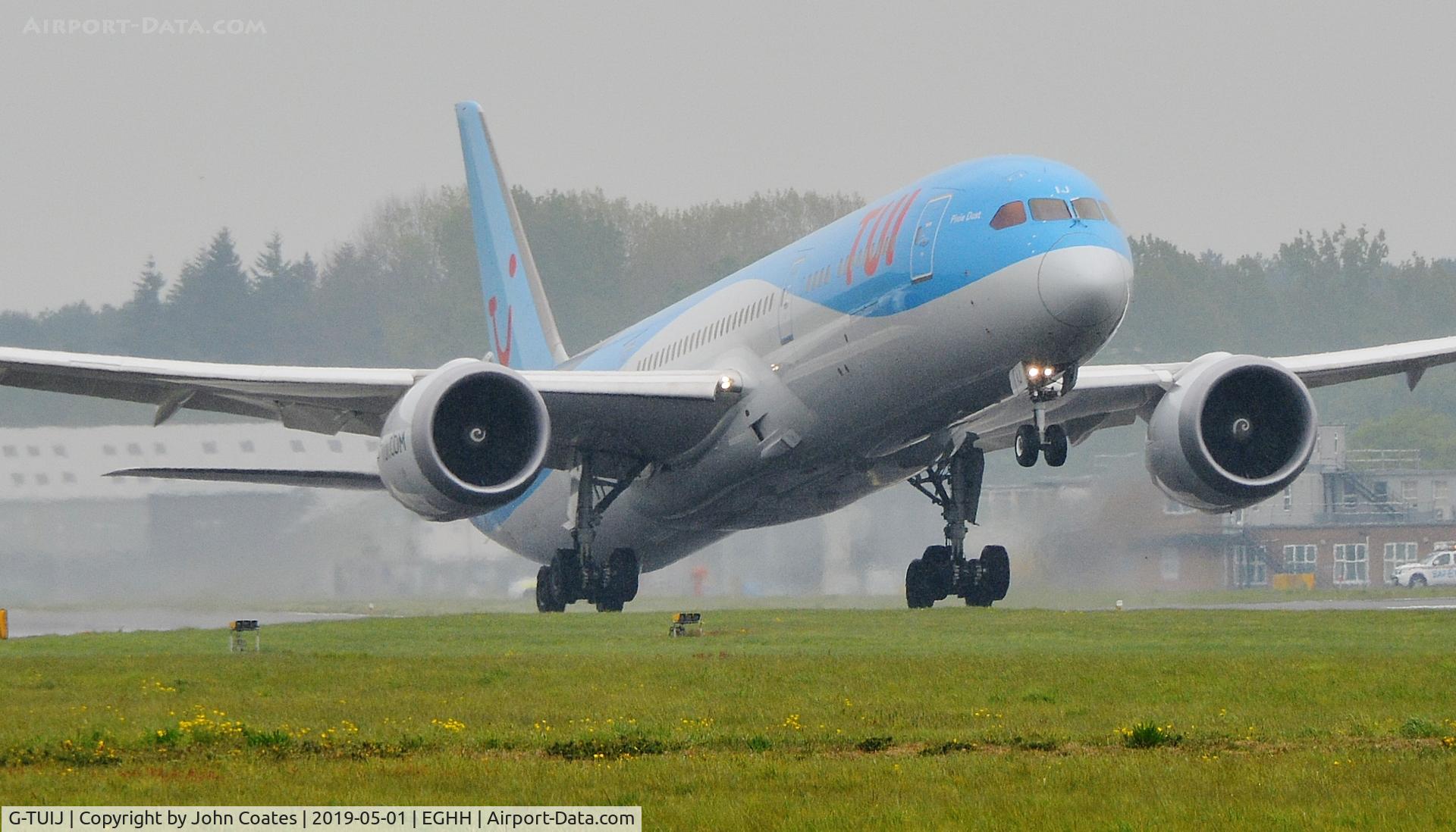 G-TUIJ, 2016 Boeing 787-9K5 Dreamliner C/N 44578, Lift off from 26