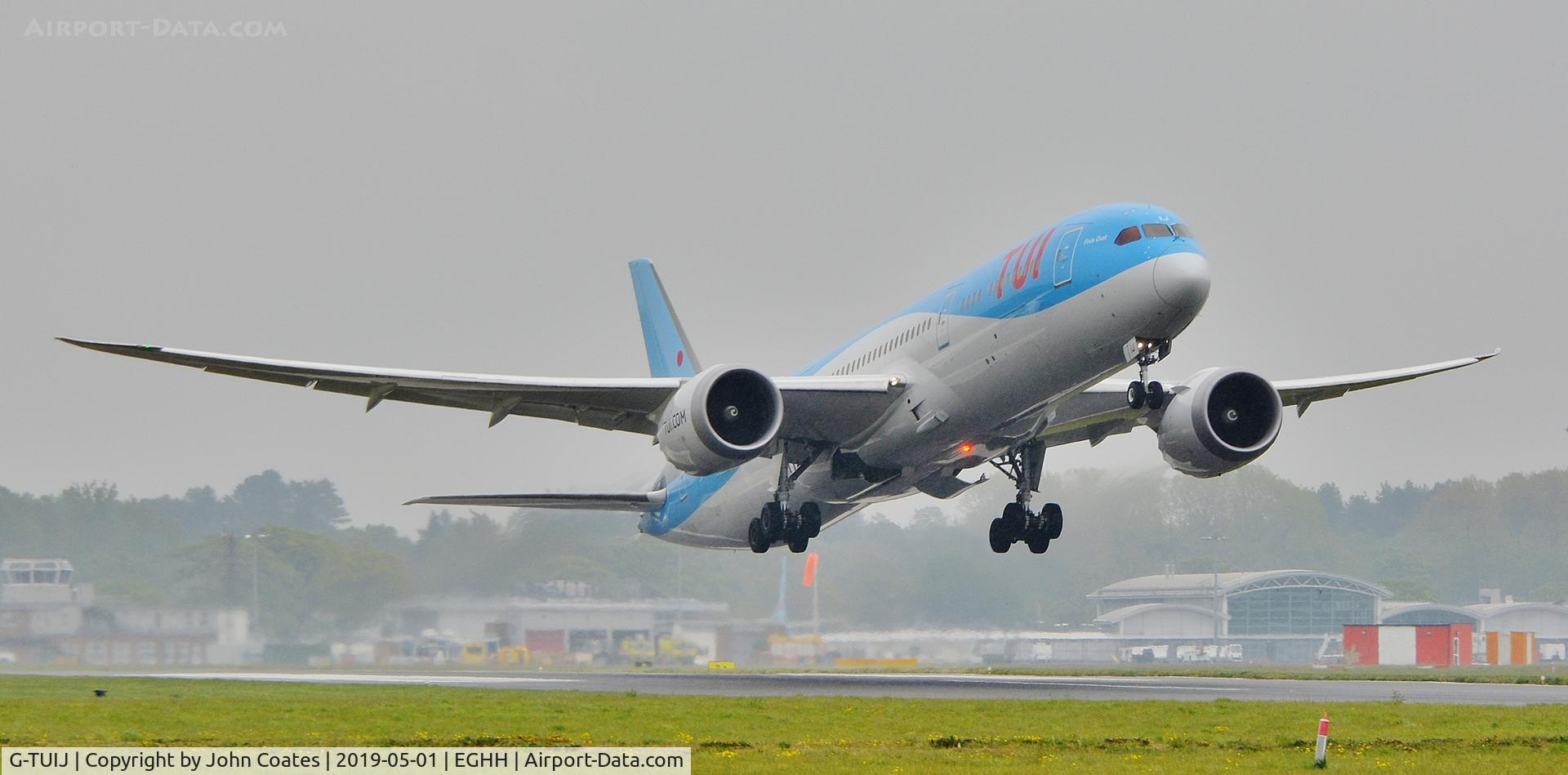 G-TUIJ, 2016 Boeing 787-9K5 Dreamliner C/N 44578, Climbing away from 26