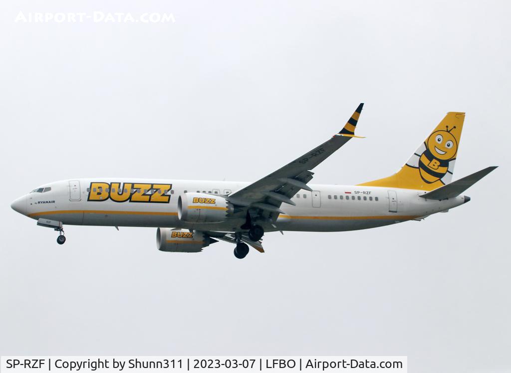 SP-RZF, 2021 Boeing 737-8-200 MAX C/N 62318, Landing rwy 32L