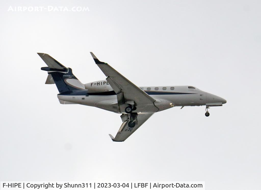 F-HIPE, 2010 Embraer EMB-505 Phenom 300 C/N 50500016, Landing rwy 33... Taking from a supermarket against the sun :/