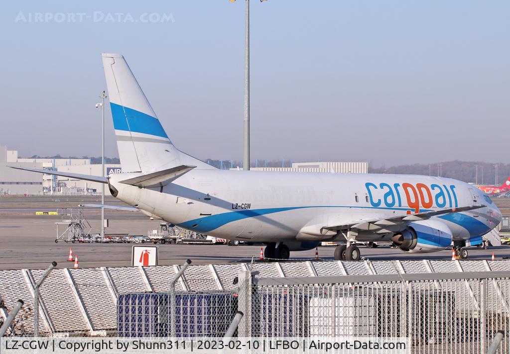 LZ-CGW, 1996 Boeing 737-46J C/N 28038, Parked at the Cargo area... still in basic Enter Air c/s