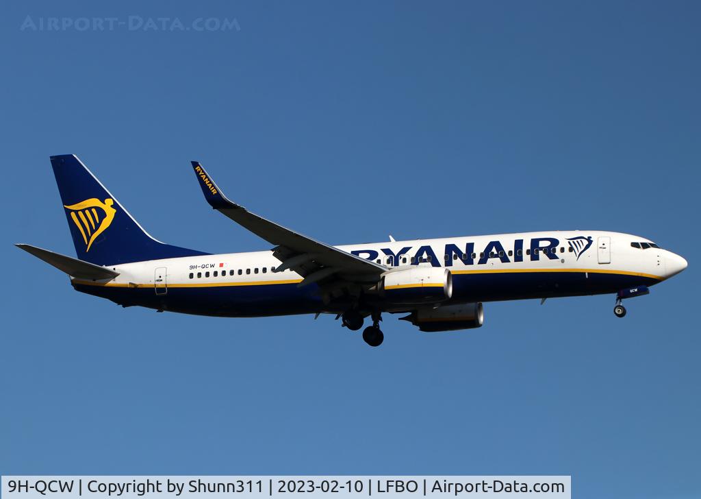 9H-QCW, 2016 Boeing 737-8AS C/N 44745, Landing rwy 14R