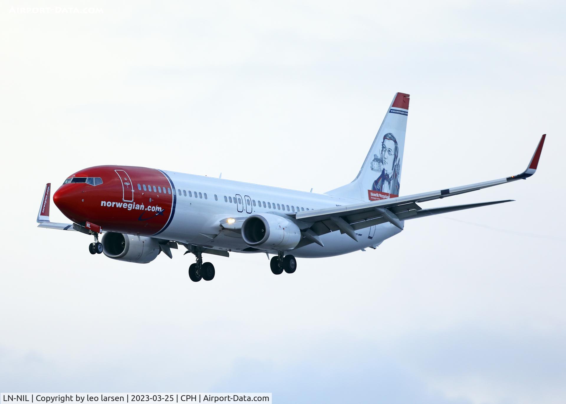 LN-NIL, 2010 Boeing 737-8KN C/N 40237, Copenhagen 25.3.2023 with motiv 