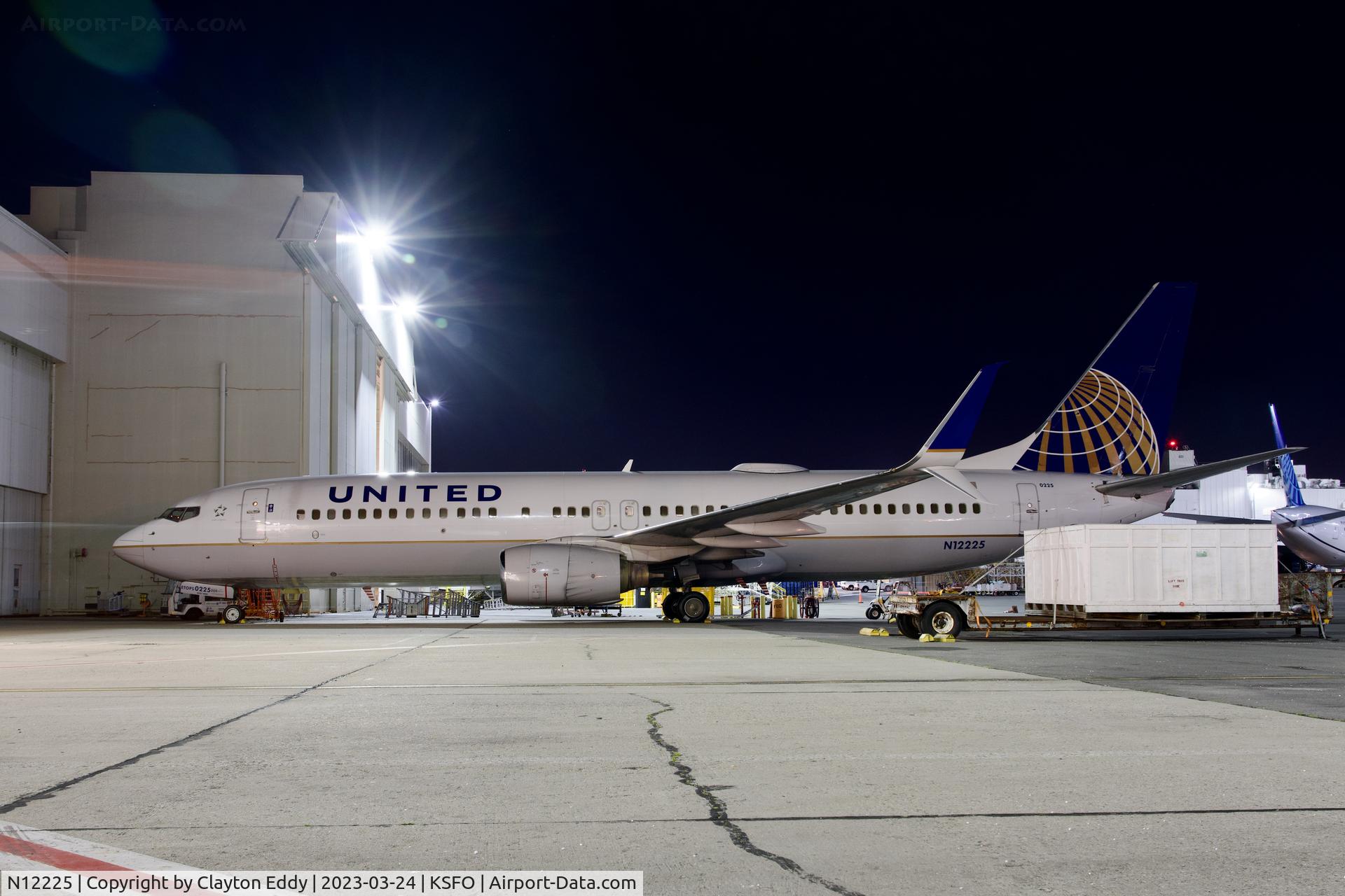 N12225, 1998 Boeing 737-824 C/N 28934, SFO 2023.