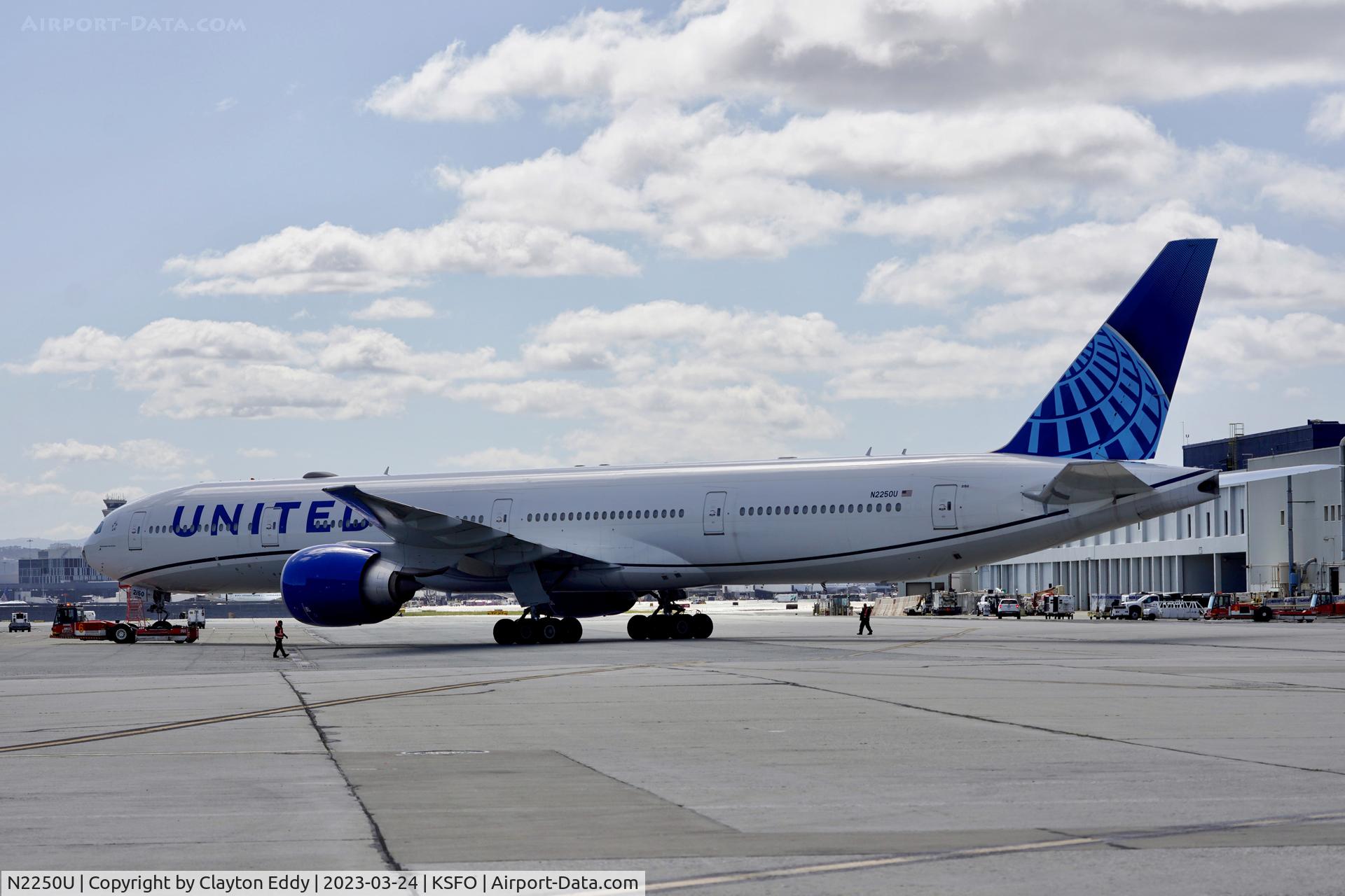 N2250U, 2019 Boeing 777-300/ER C/N 66590, SFO 2023.
