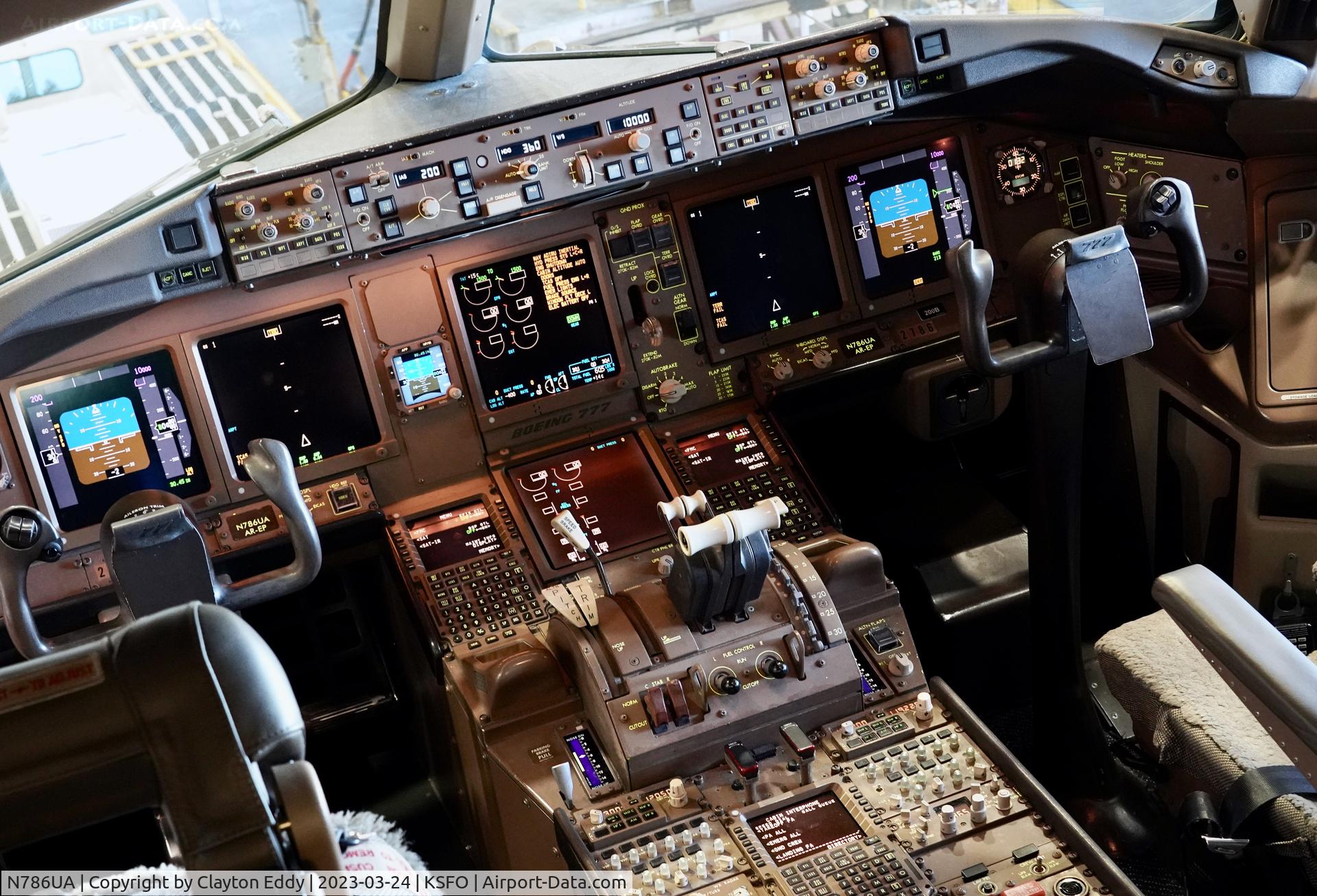 N786UA, 1997 Boeing 777-222/ER C/N 26938, Flightdeck. SFO 2023.