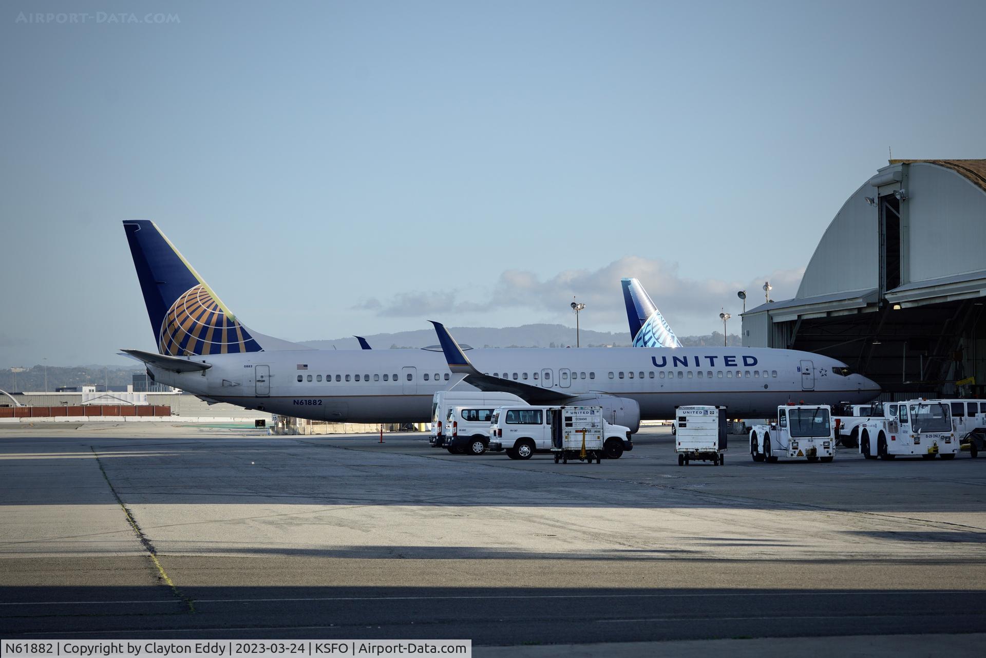 N61882, 2015 Boeing 737-900/ER C/N 42201, SFO 2023.