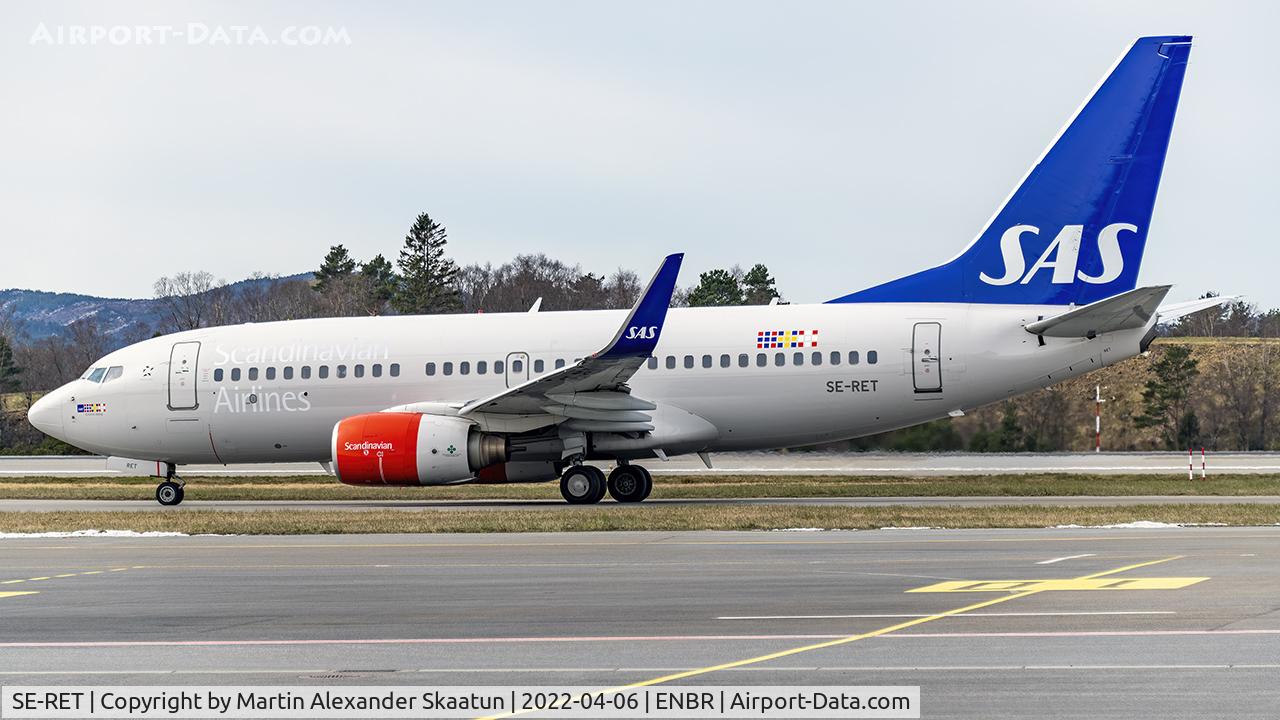SE-RET, 2002 Boeing 737-76N C/N 32734, Taxying.