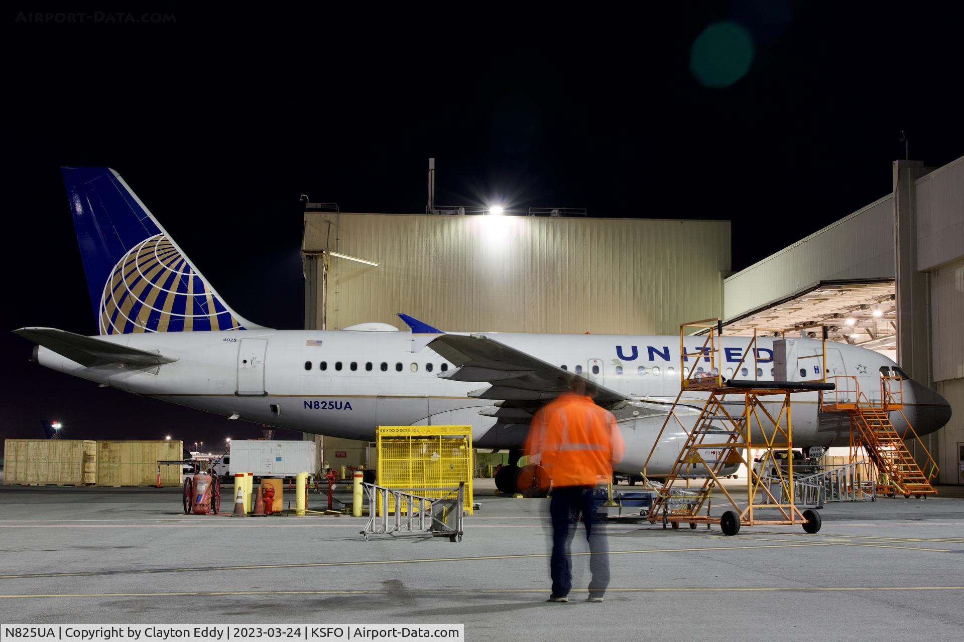N825UA, 1999 Airbus A319-131 C/N 980, SFO 2023.