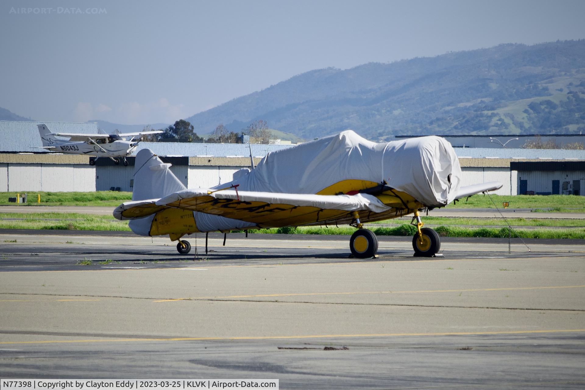 N77398, 1952 Canadian Car & Foundry Harvard MK IV C/N CCF4-189, Livermore Airport in California 2023.