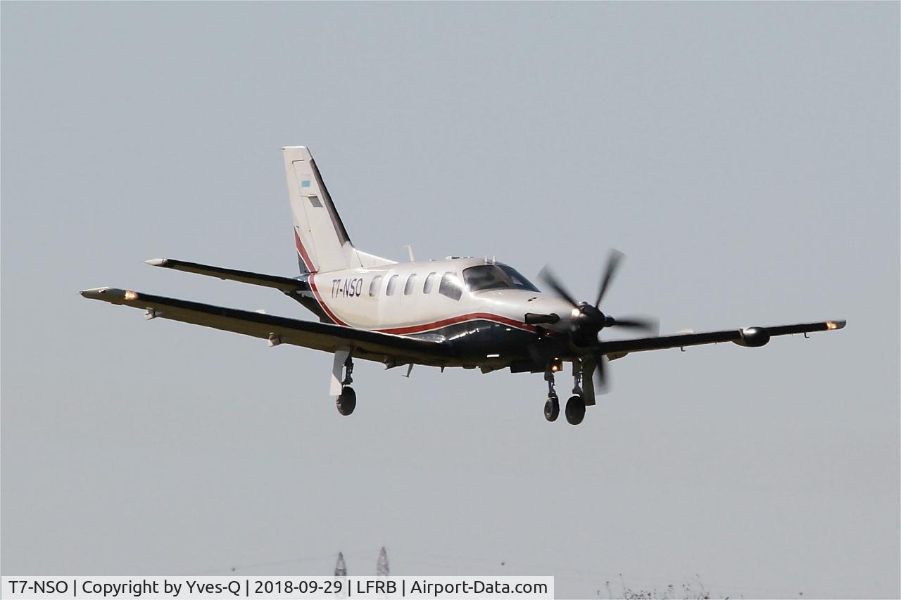 T7-NSO, 2001 Socata TBM-700 (700B) C/N 219, Socata TBM-700B, On final rwy 07R, Brest-Bretagne airport (LFRB-BES)