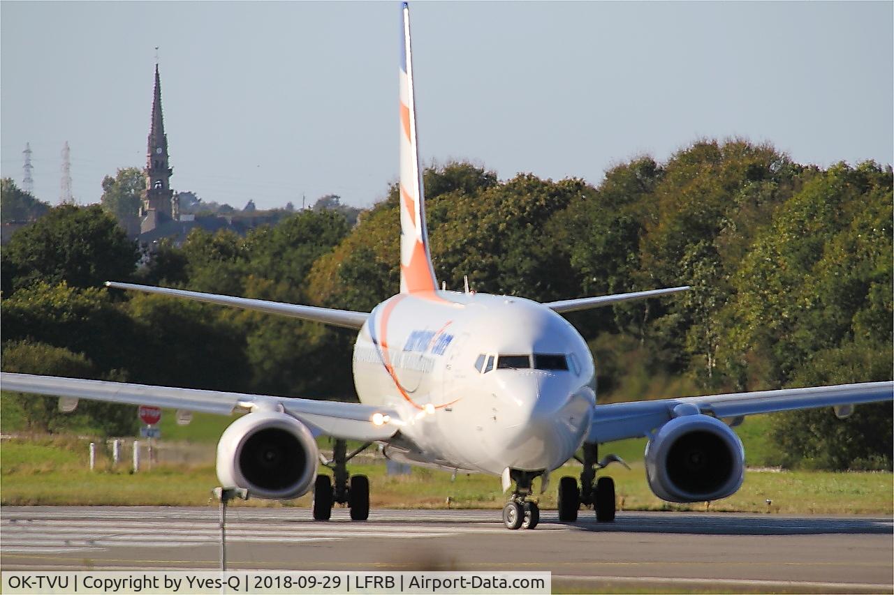 OK-TVU, 2012 Boeing 737-86N C/N 38025, Boeing 737-86N, Lining up rwy 07R, Brest-Bretagne airport (LFRB-BES)