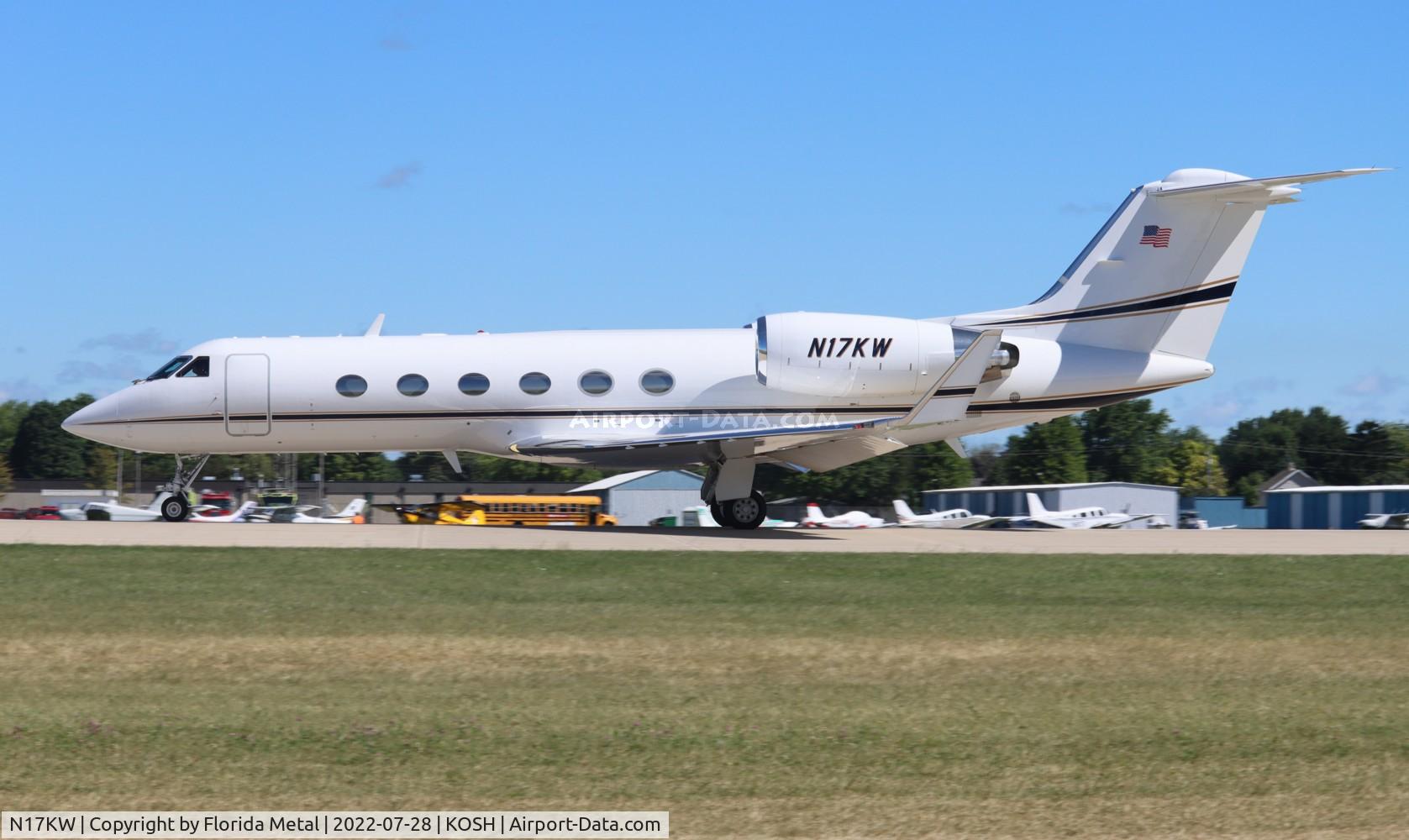 N17KW, 1999 Gulfstream Aerospace G-IV C/N 1361, G-IV zx
