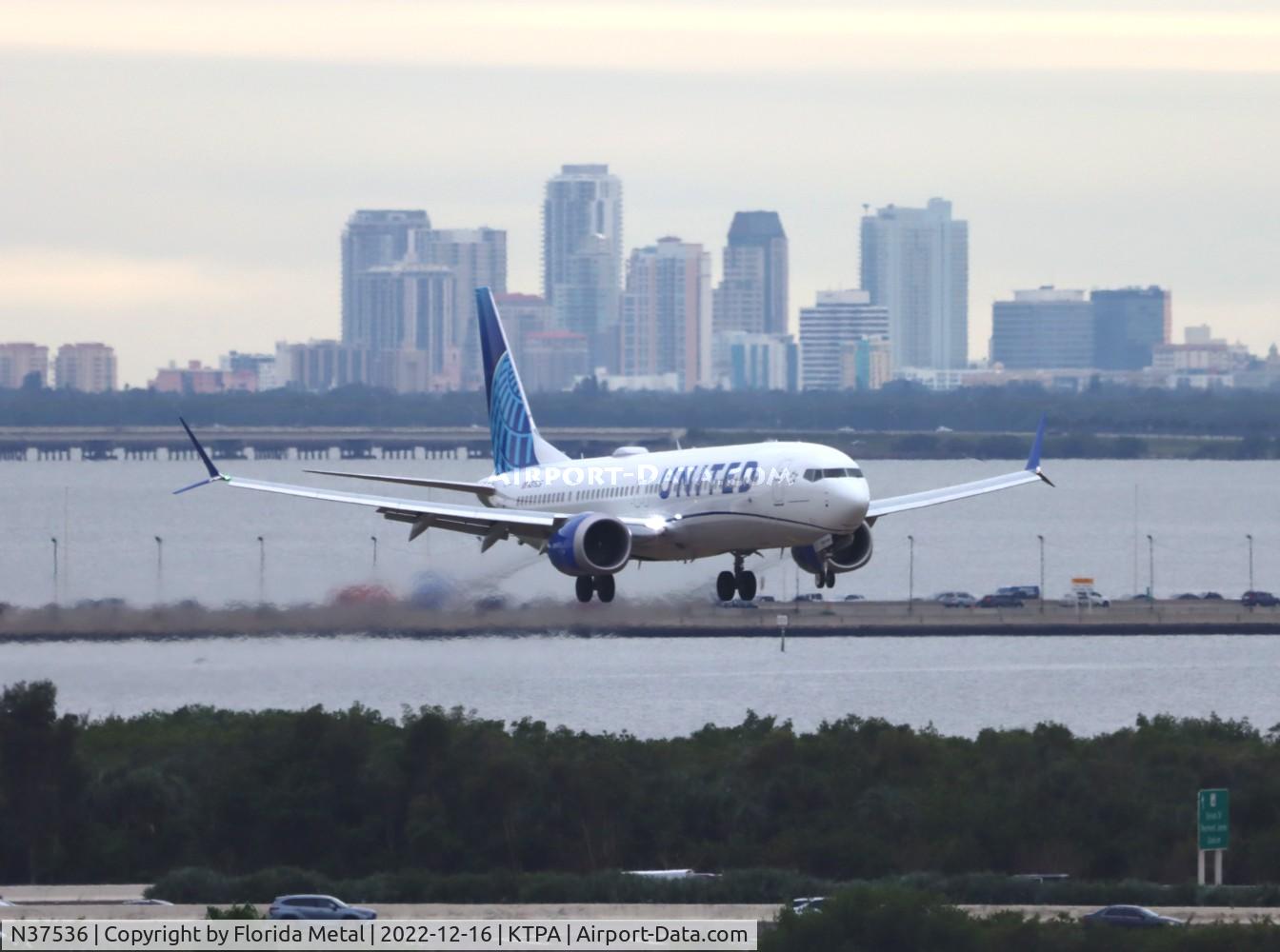 N37536, 2022 Boeing 737-9 MAX C/N 66606/8330, TPA 2022