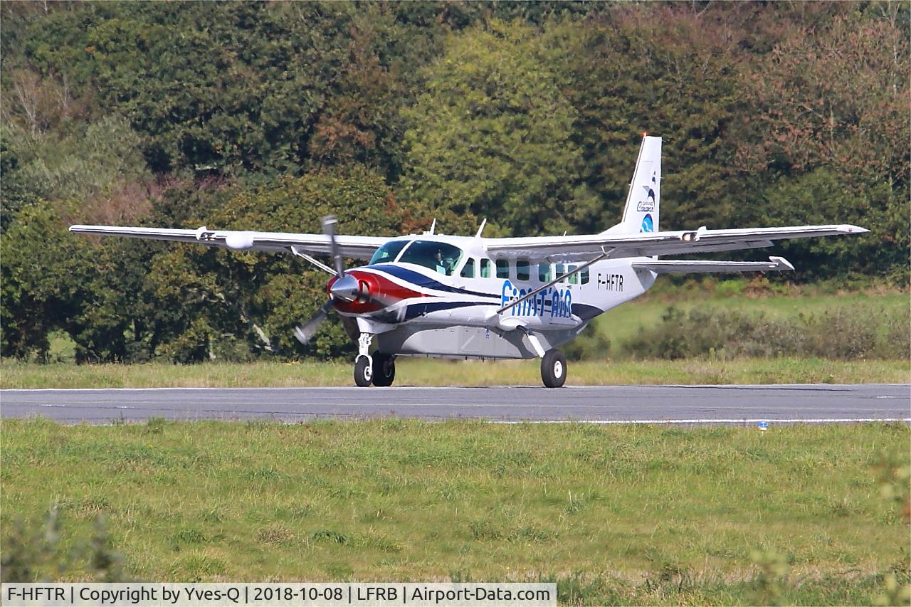 F-HFTR, 2008 Cessna 208B Grand Caravan C/N 208B-2041, Textron Aviation Inc. Grand Caravan 208B, Ready to take off rwy 25L, Brest-Bretagne airport (LFRB-BES)